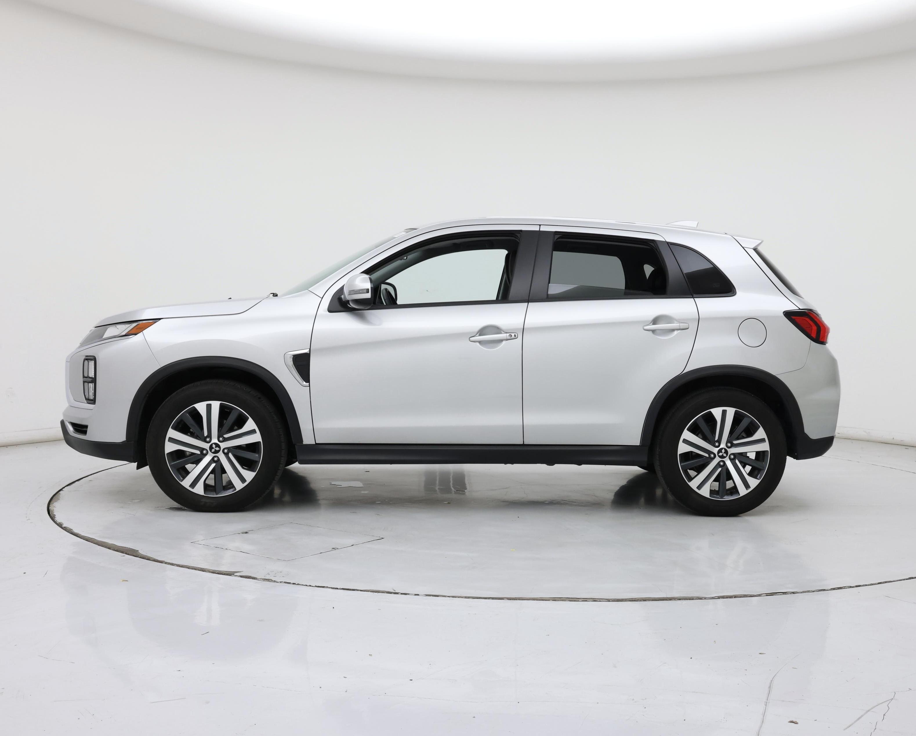 Thumbnail: 2024 Mitsubishi Outlander Sport - 3