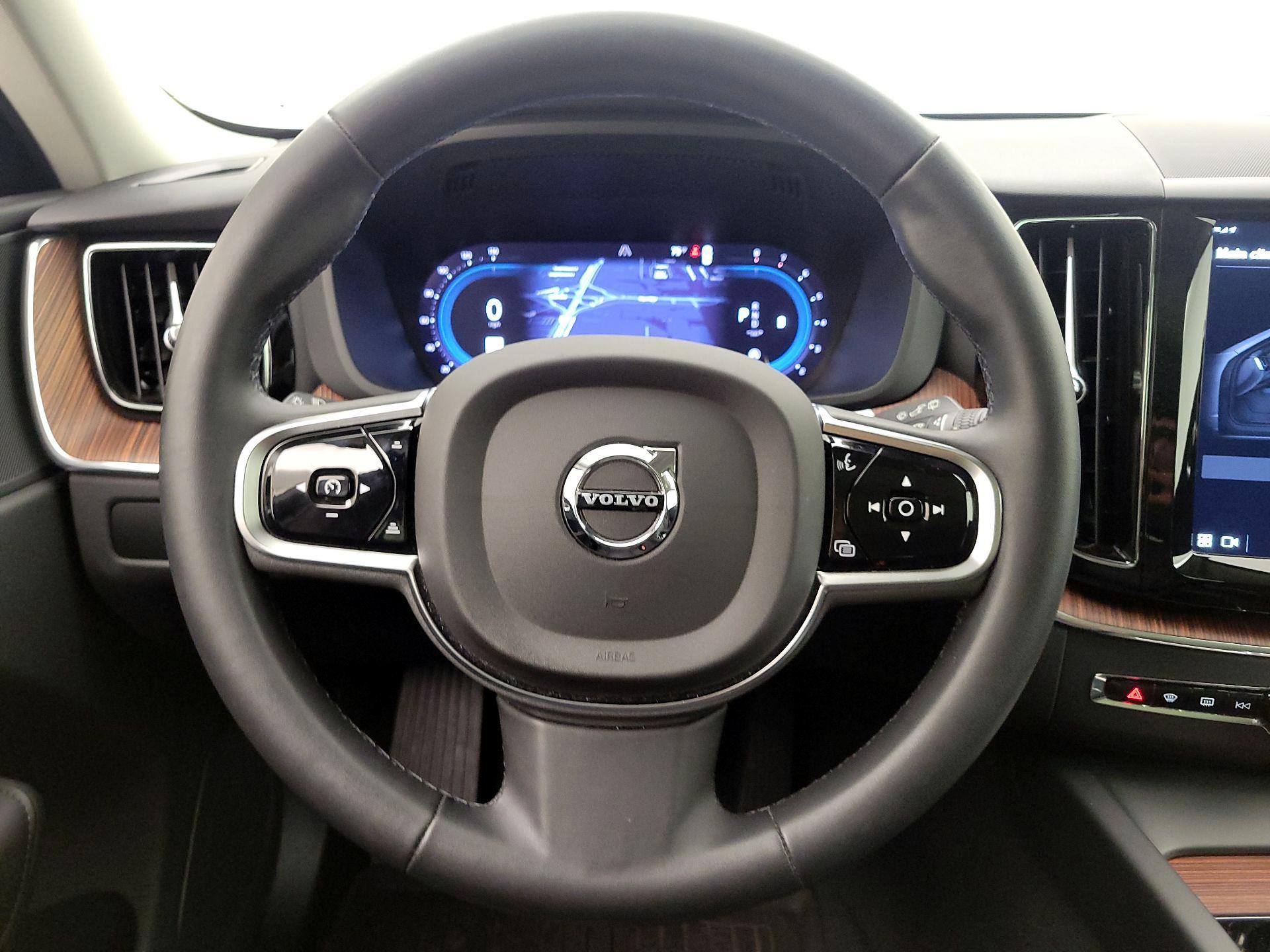Thumbnail: 2024 Volvo XC60 - 10
