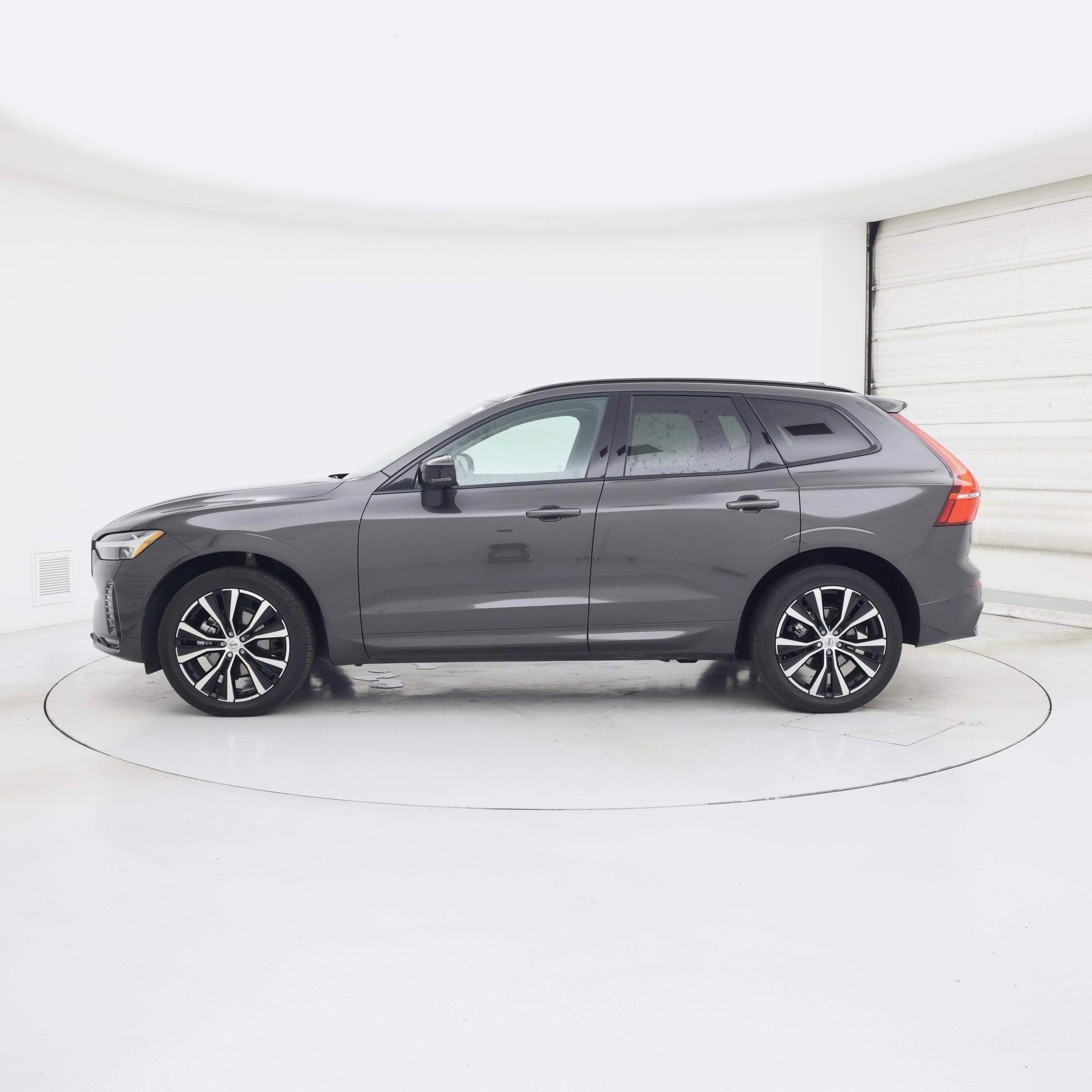 Thumbnail: 2024 Volvo XC60 - 3