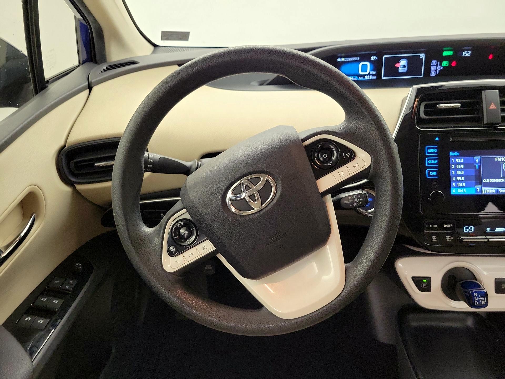Thumbnail: 2017 Toyota Prius - 10