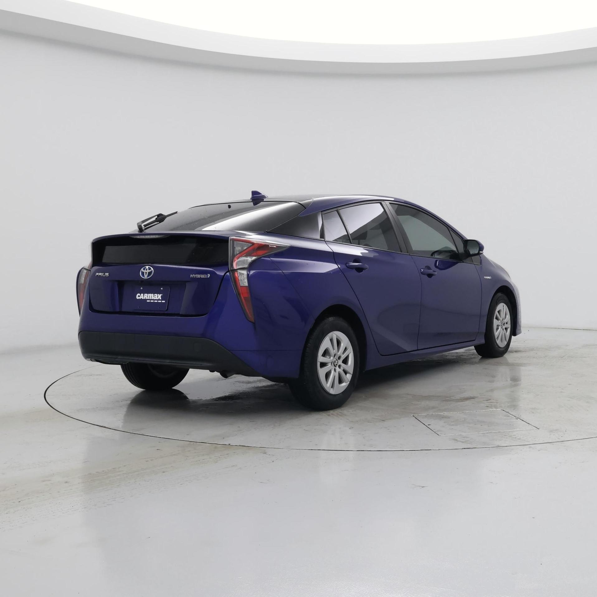 Thumbnail: 2017 Toyota Prius - 8