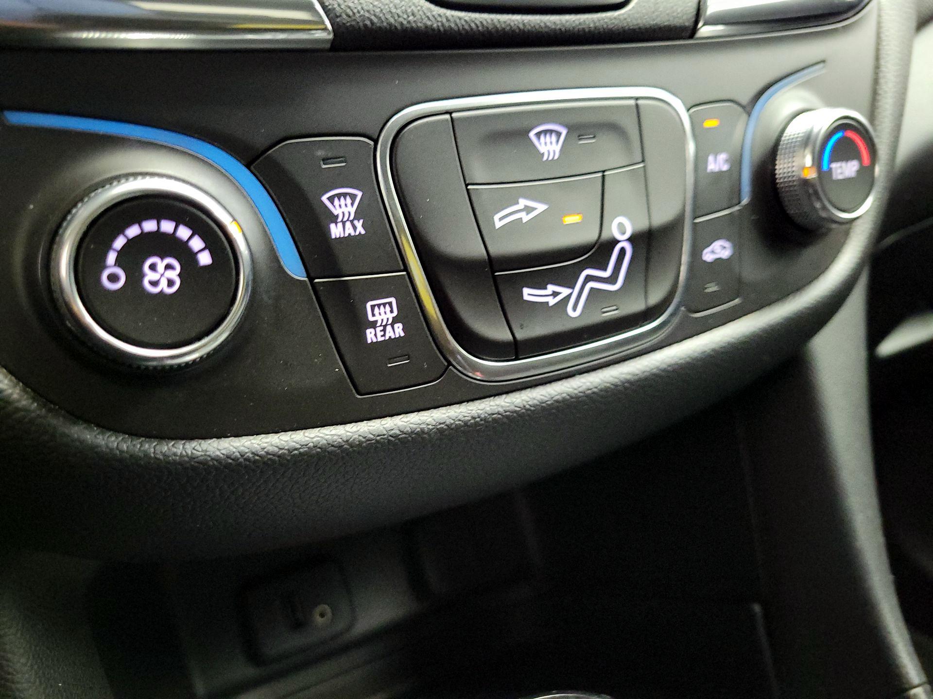 Thumbnail: 2018 Chevrolet Equinox - 16
