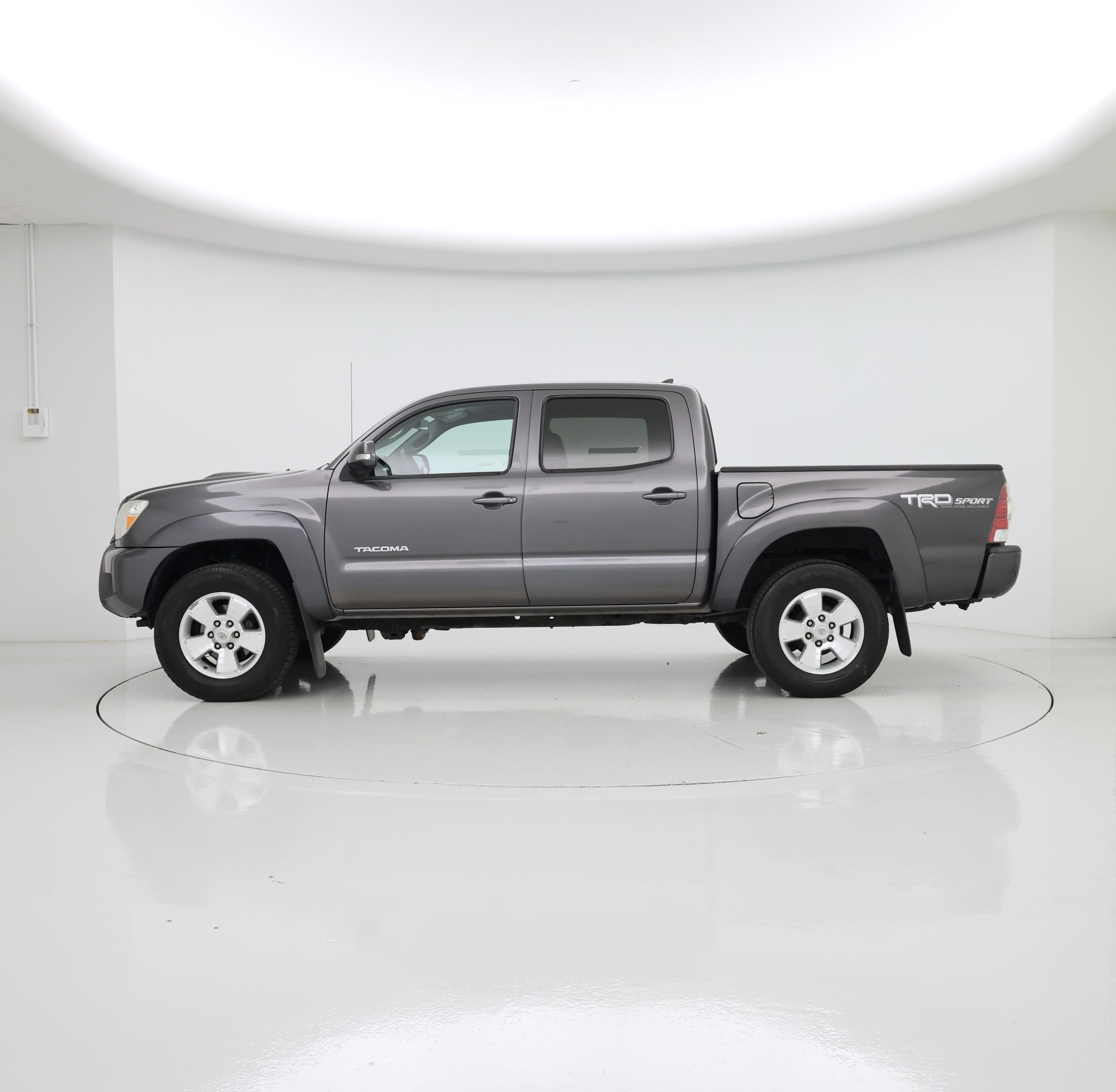Thumbnail: 2014 Toyota Tacoma - 3