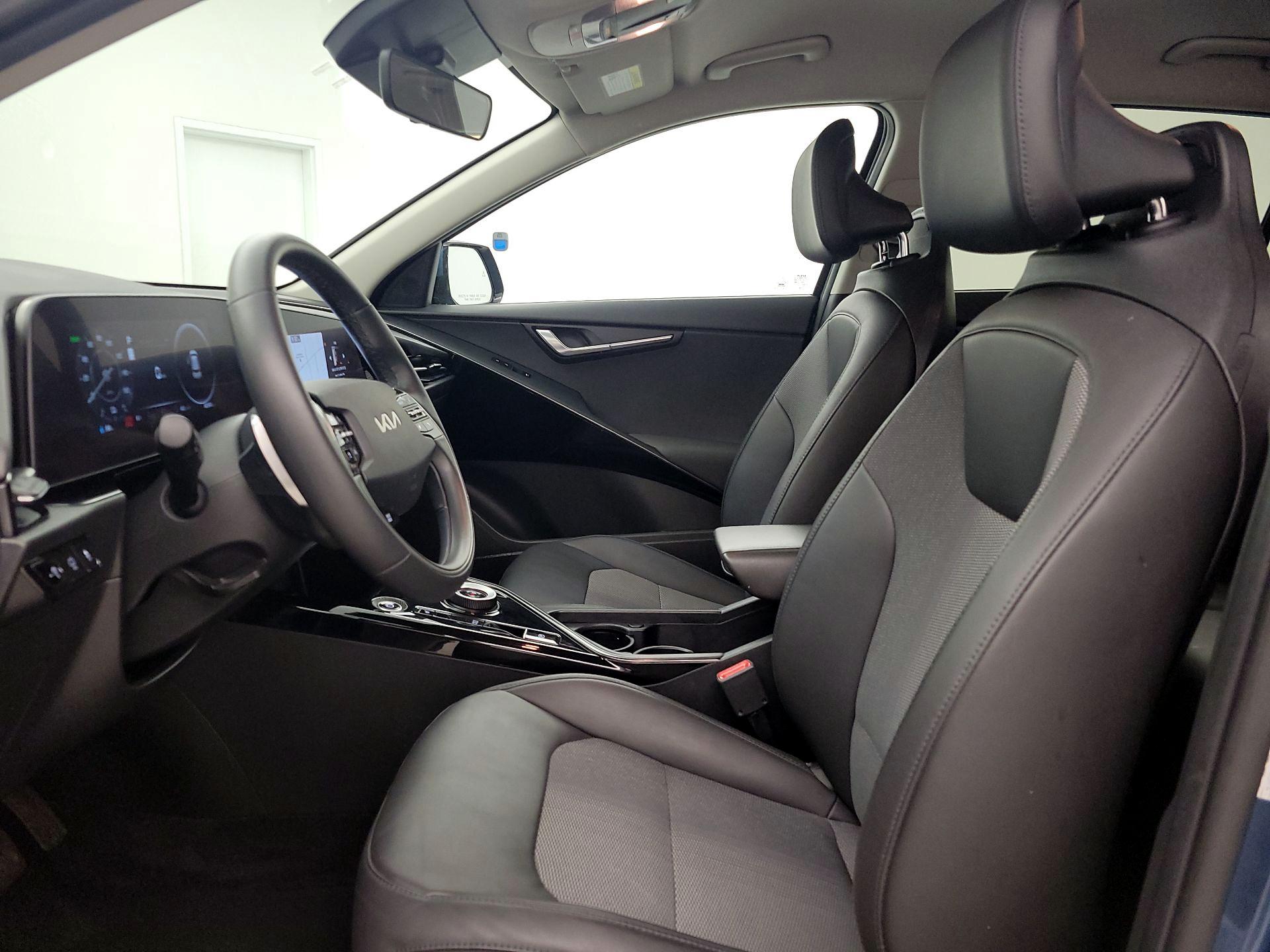 Thumbnail: 2023 Kia Niro - 11