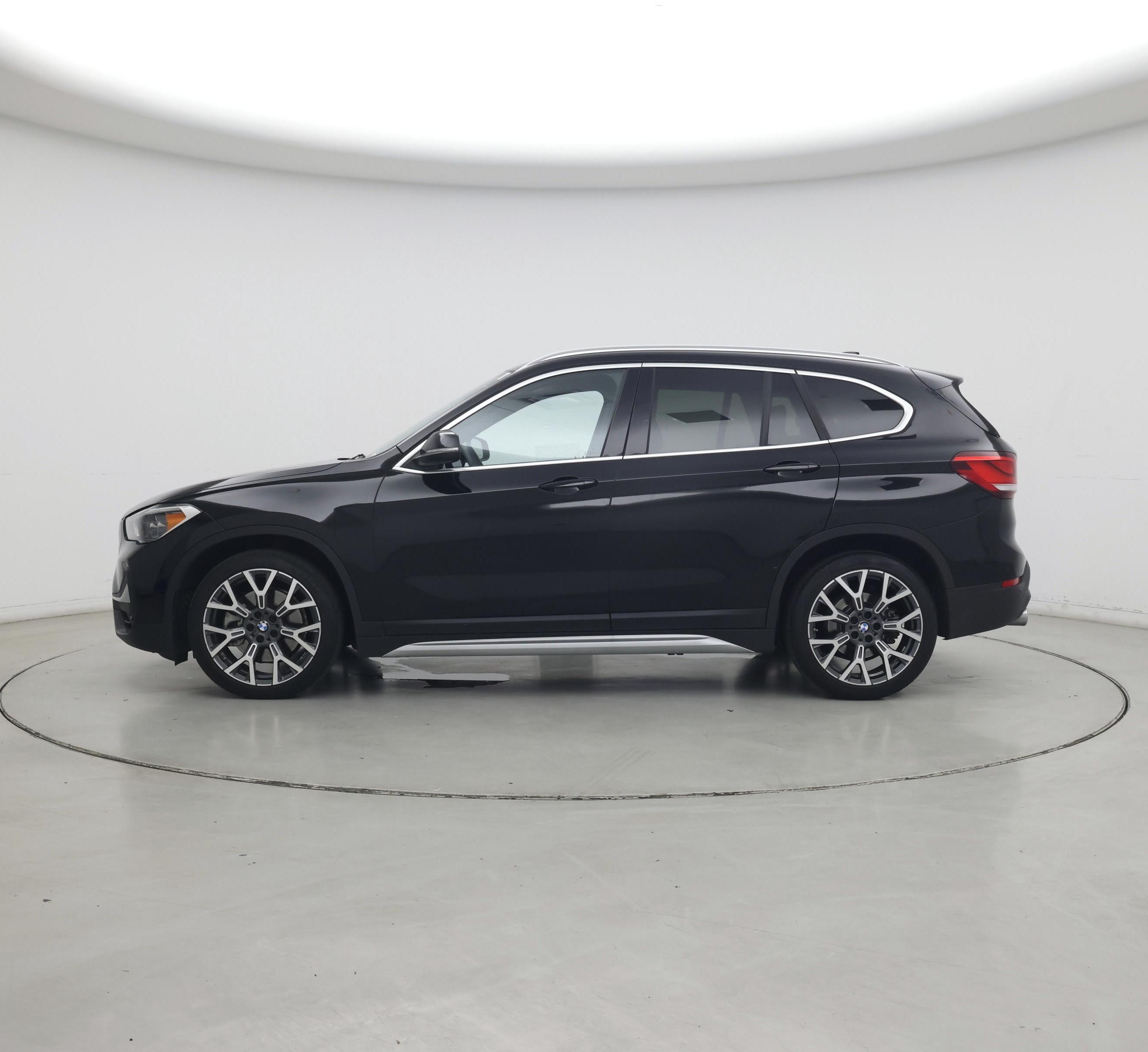 Thumbnail: 2021 BMW X1 - 3