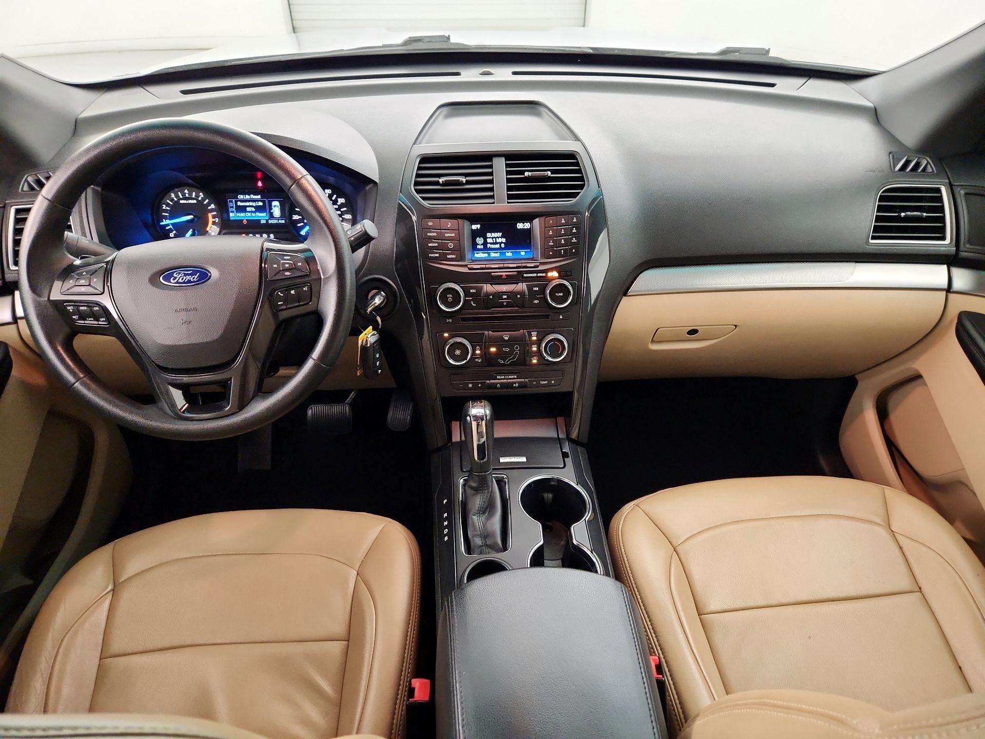 Thumbnail: 2016 Ford Explorer - 9