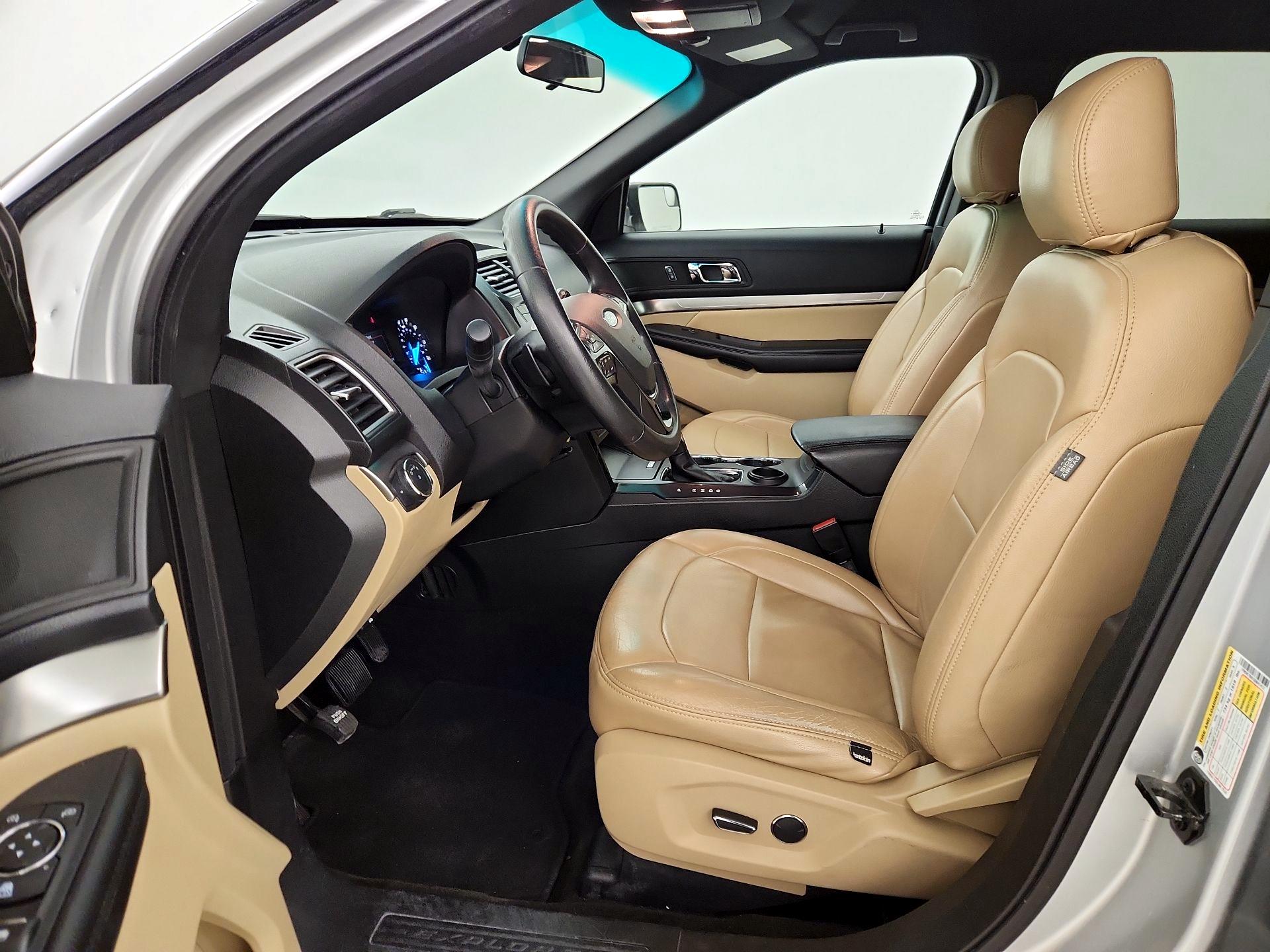 Thumbnail: 2016 Ford Explorer - 11