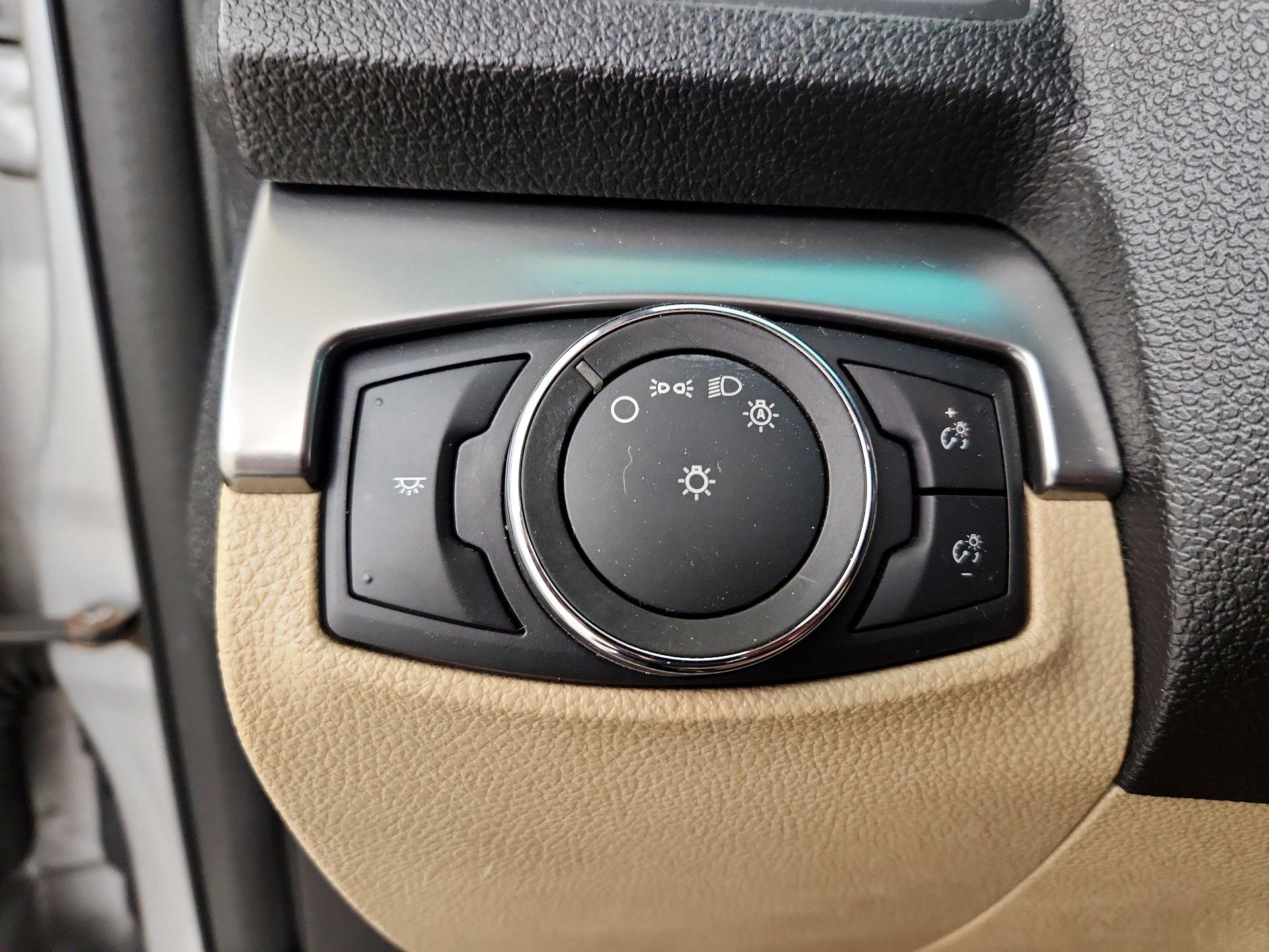 Thumbnail: 2016 Ford Explorer - 13