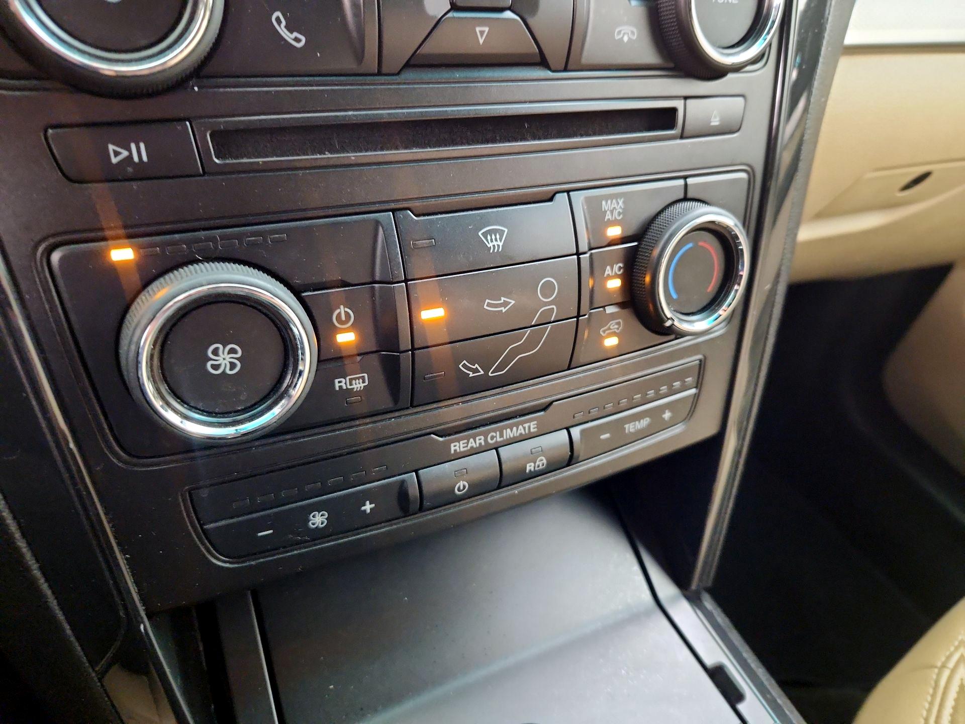 Thumbnail: 2016 Ford Explorer - 16