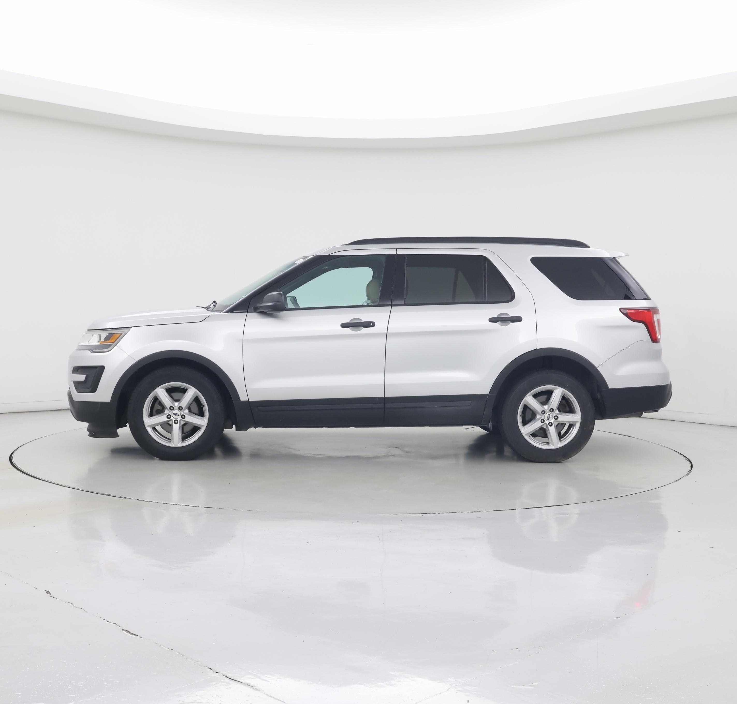 Thumbnail: 2016 Ford Explorer - 3