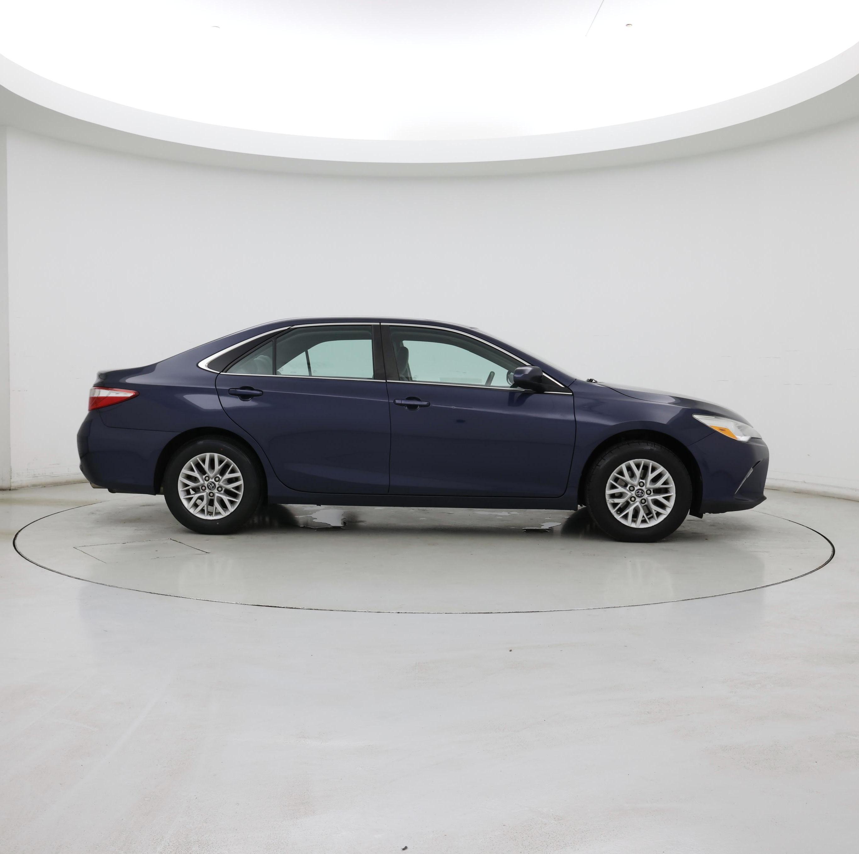 Thumbnail: 2017 Toyota Camry - 7