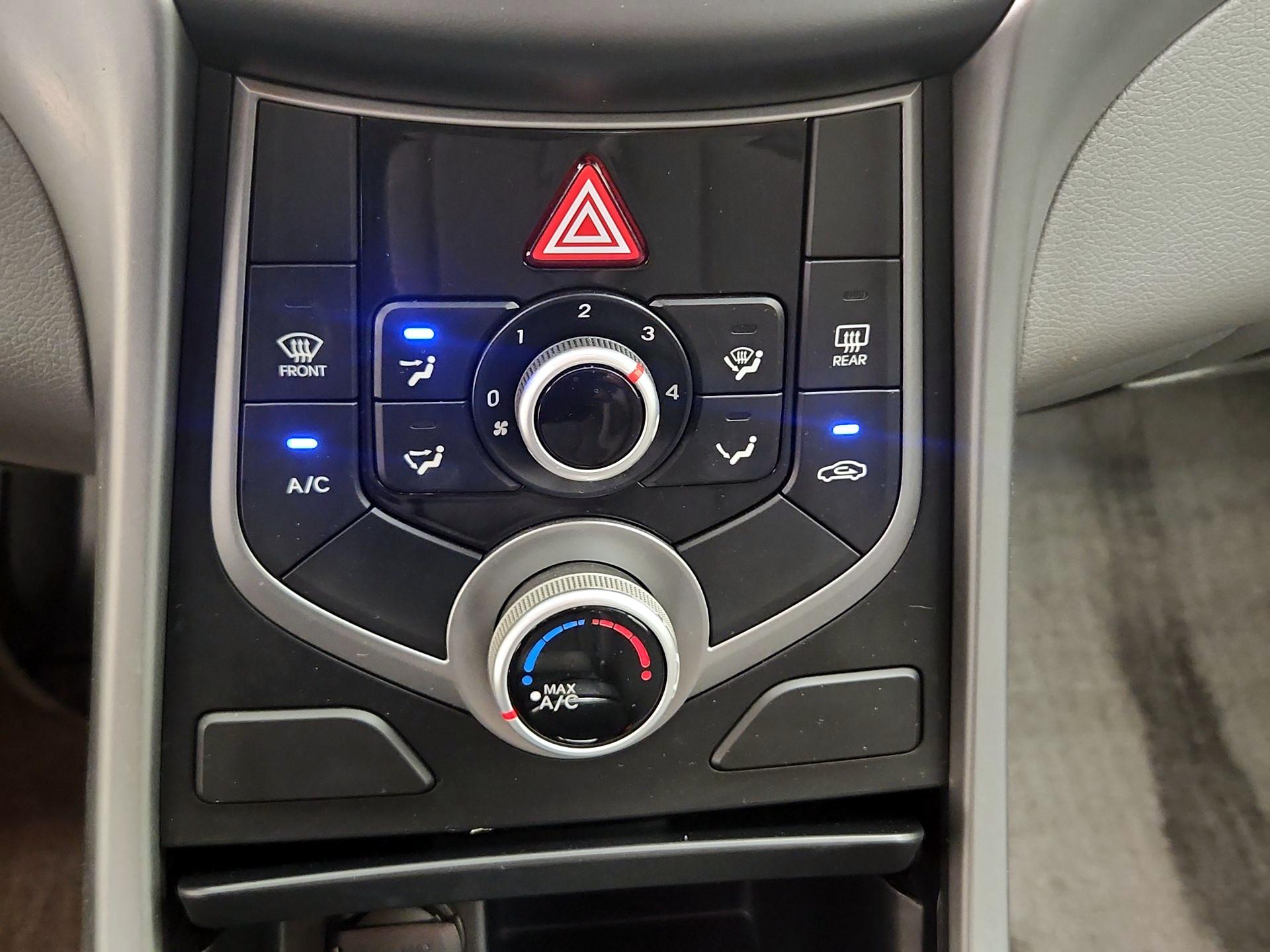 Thumbnail: 2015 Hyundai Elantra - 15
