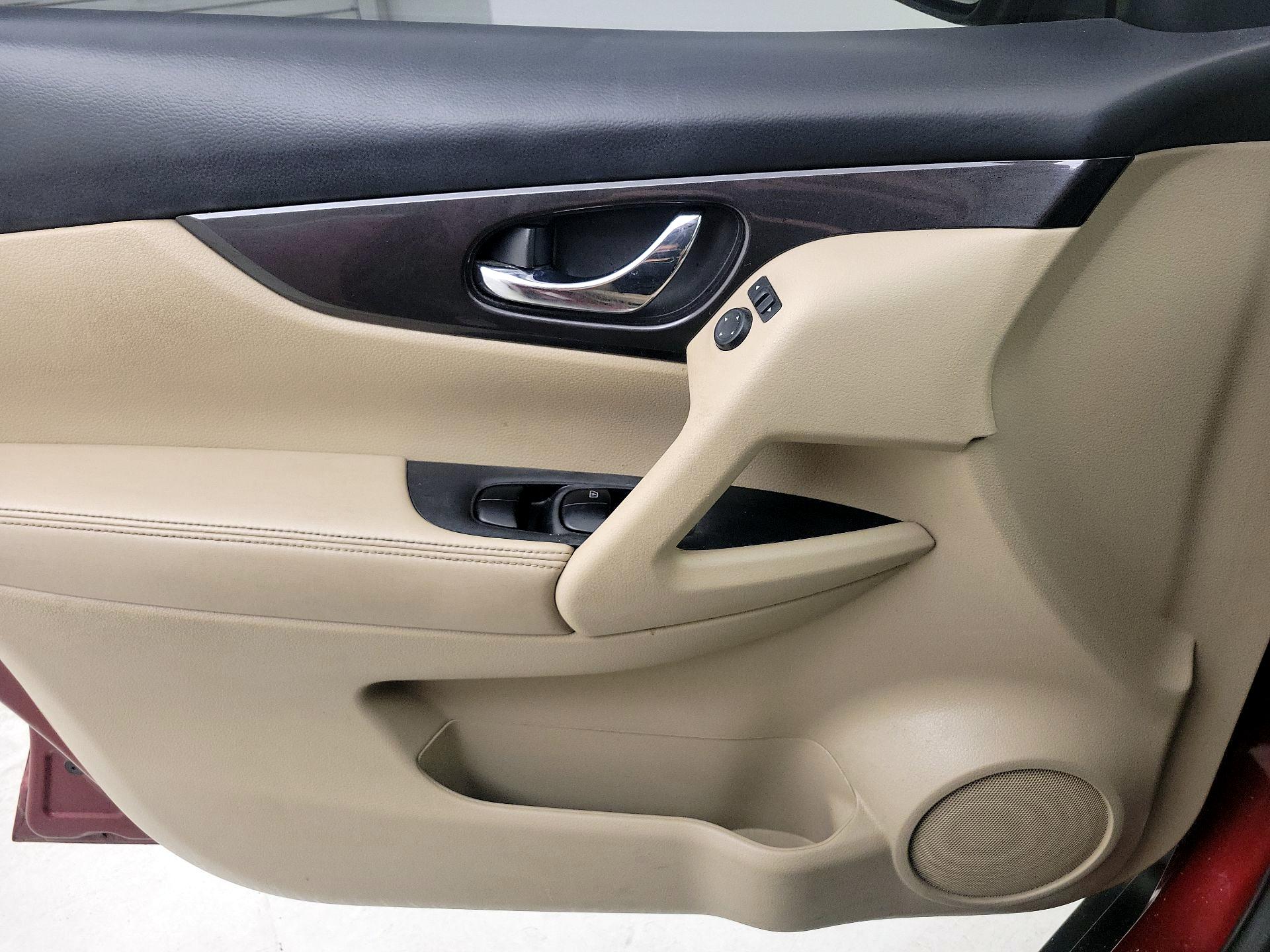 Thumbnail: 2018 Nissan Rogue - 12