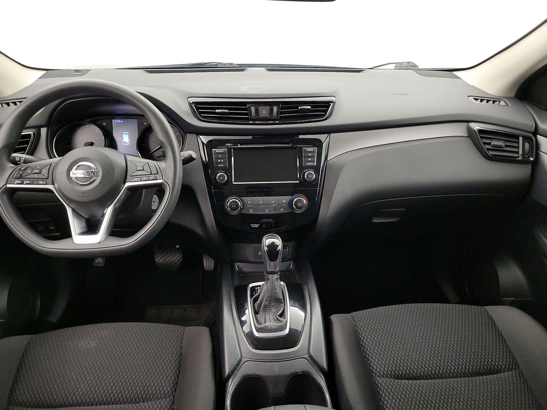 Thumbnail: 2021 Nissan Rogue Sport - 9