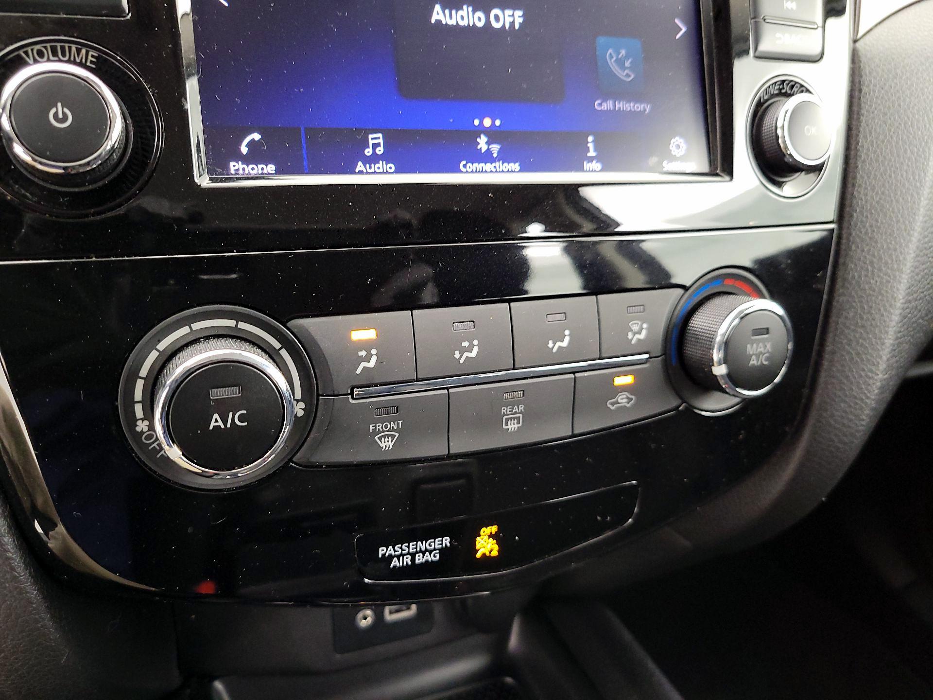 Thumbnail: 2021 Nissan Rogue Sport - 16