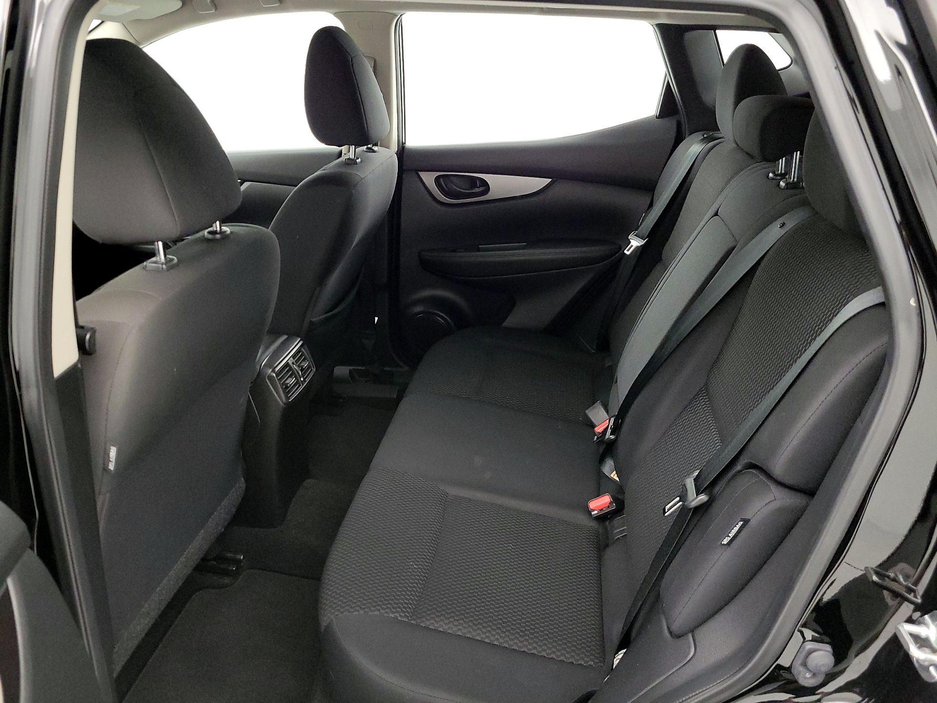 Thumbnail: 2021 Nissan Rogue Sport - 19