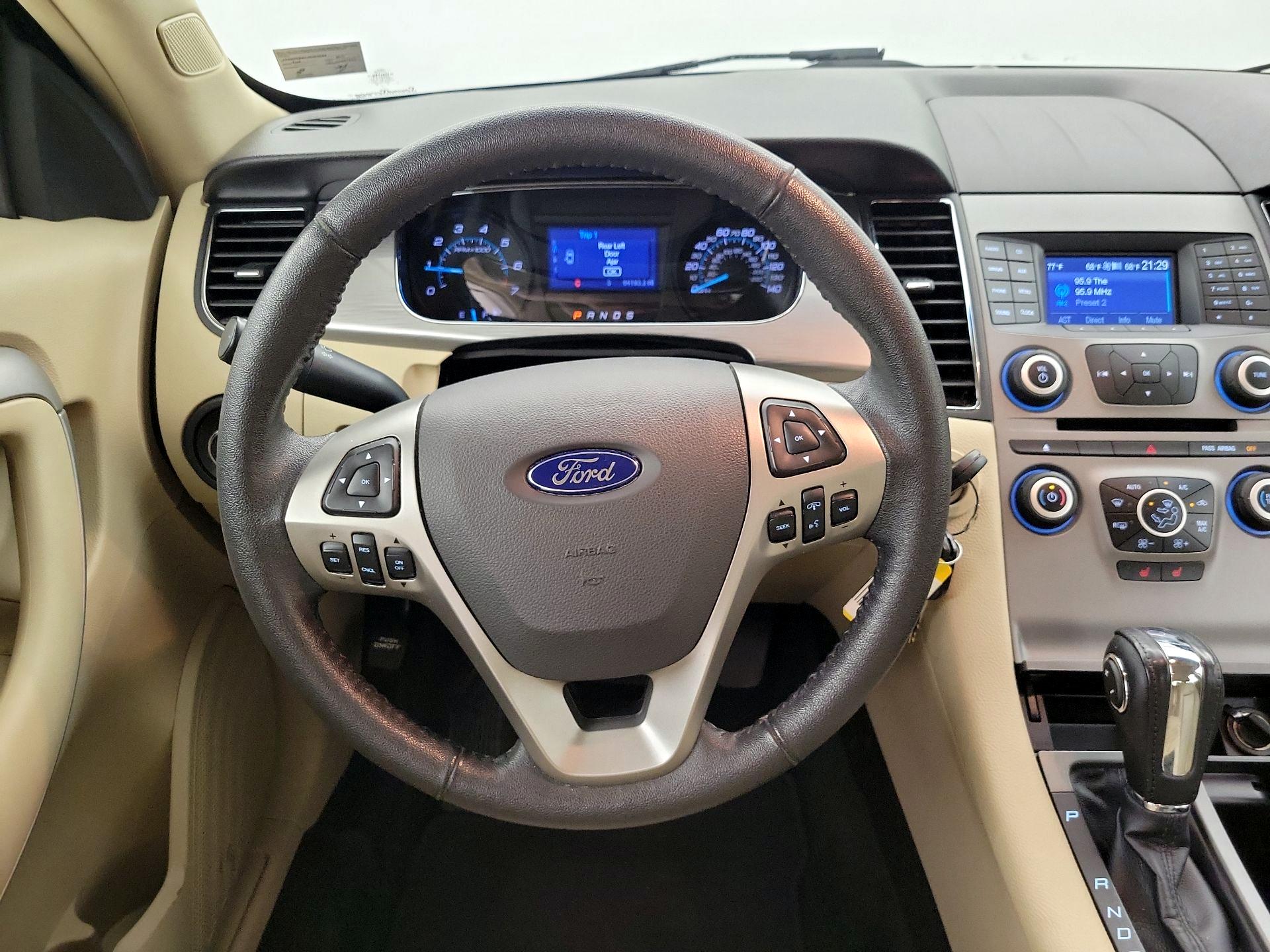 Thumbnail: 2016 Ford Taurus - 10