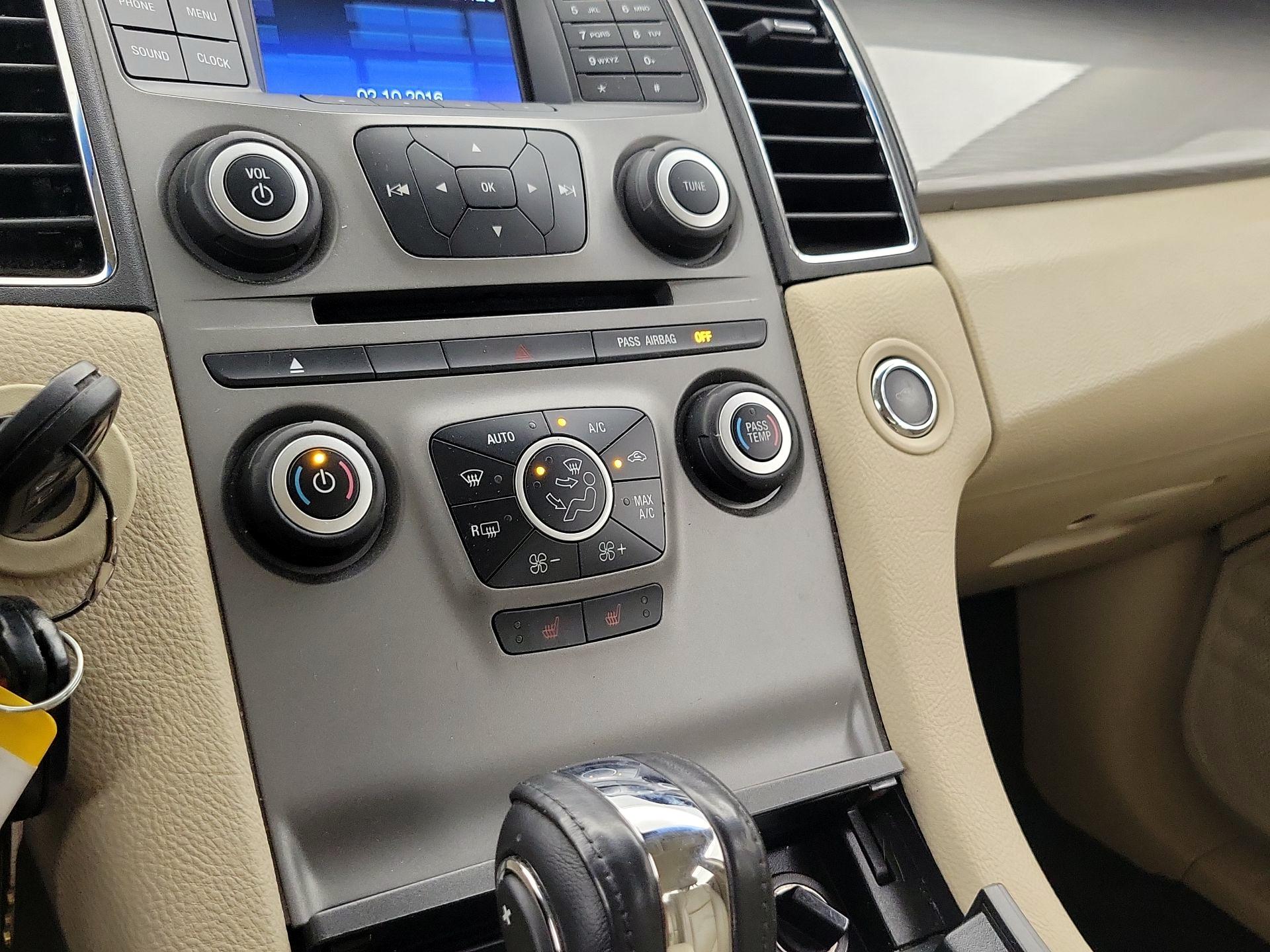Thumbnail: 2016 Ford Taurus - 16