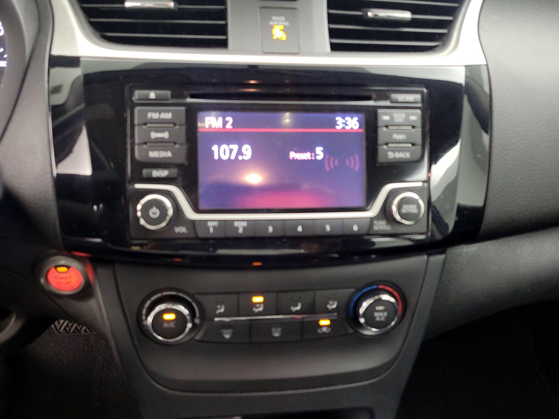 Thumbnail: 2016 Nissan Sentra - 15