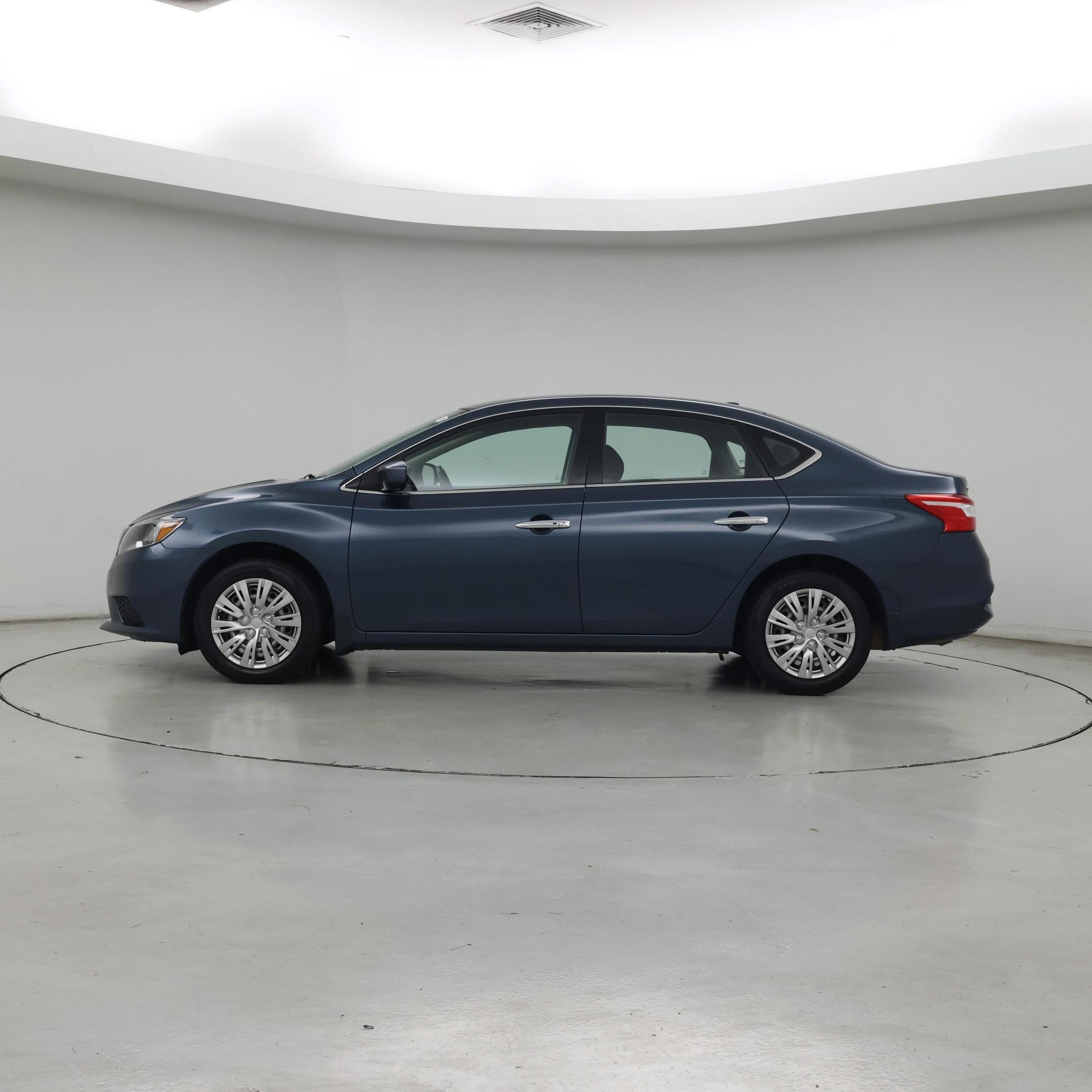 Thumbnail: 2016 Nissan Sentra - 3