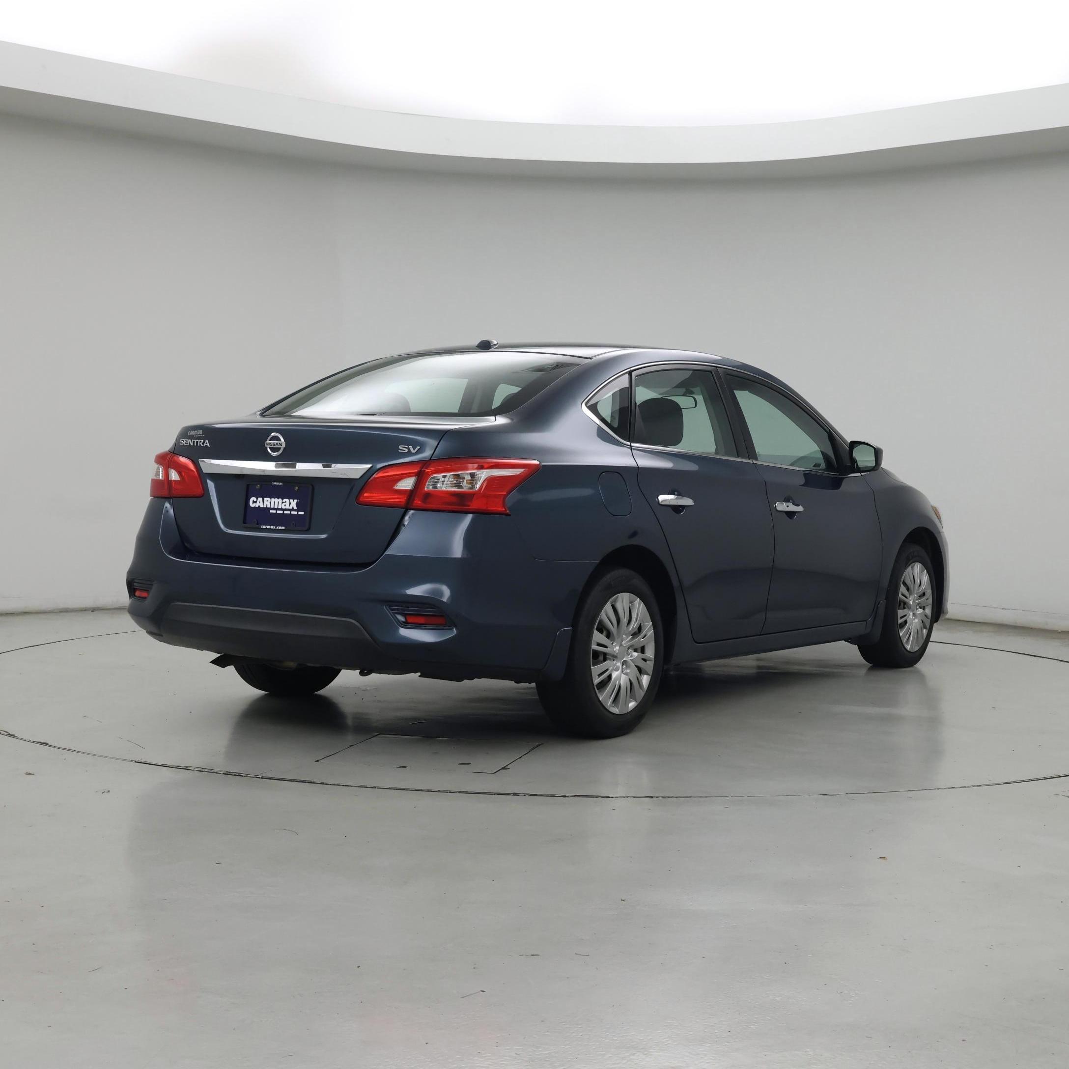 Thumbnail: 2016 Nissan Sentra - 8