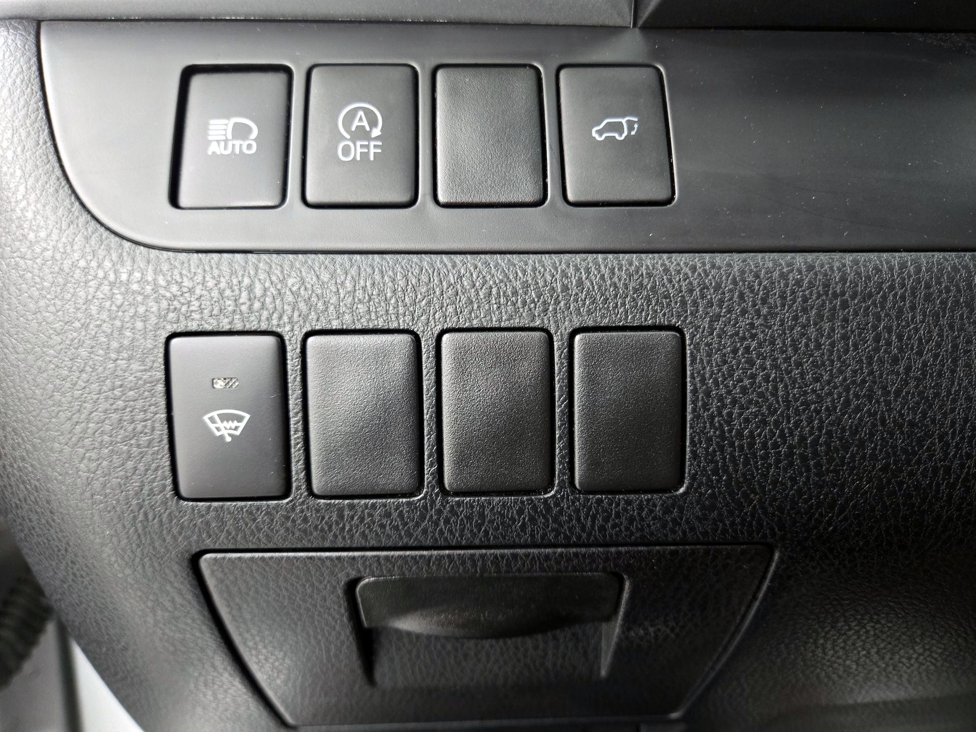 Thumbnail: 2018 Toyota Highlander - 13