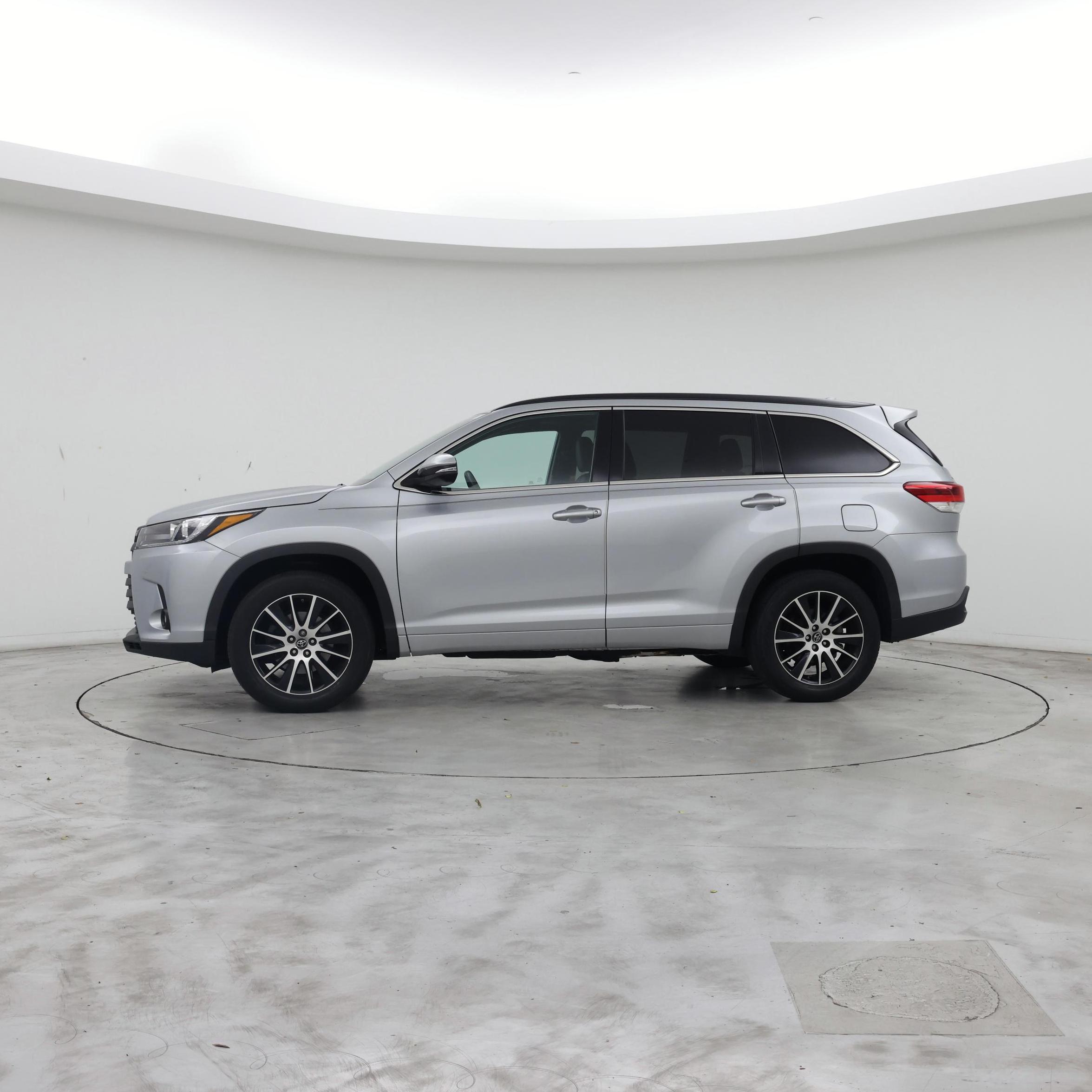 Thumbnail: 2018 Toyota Highlander - 3