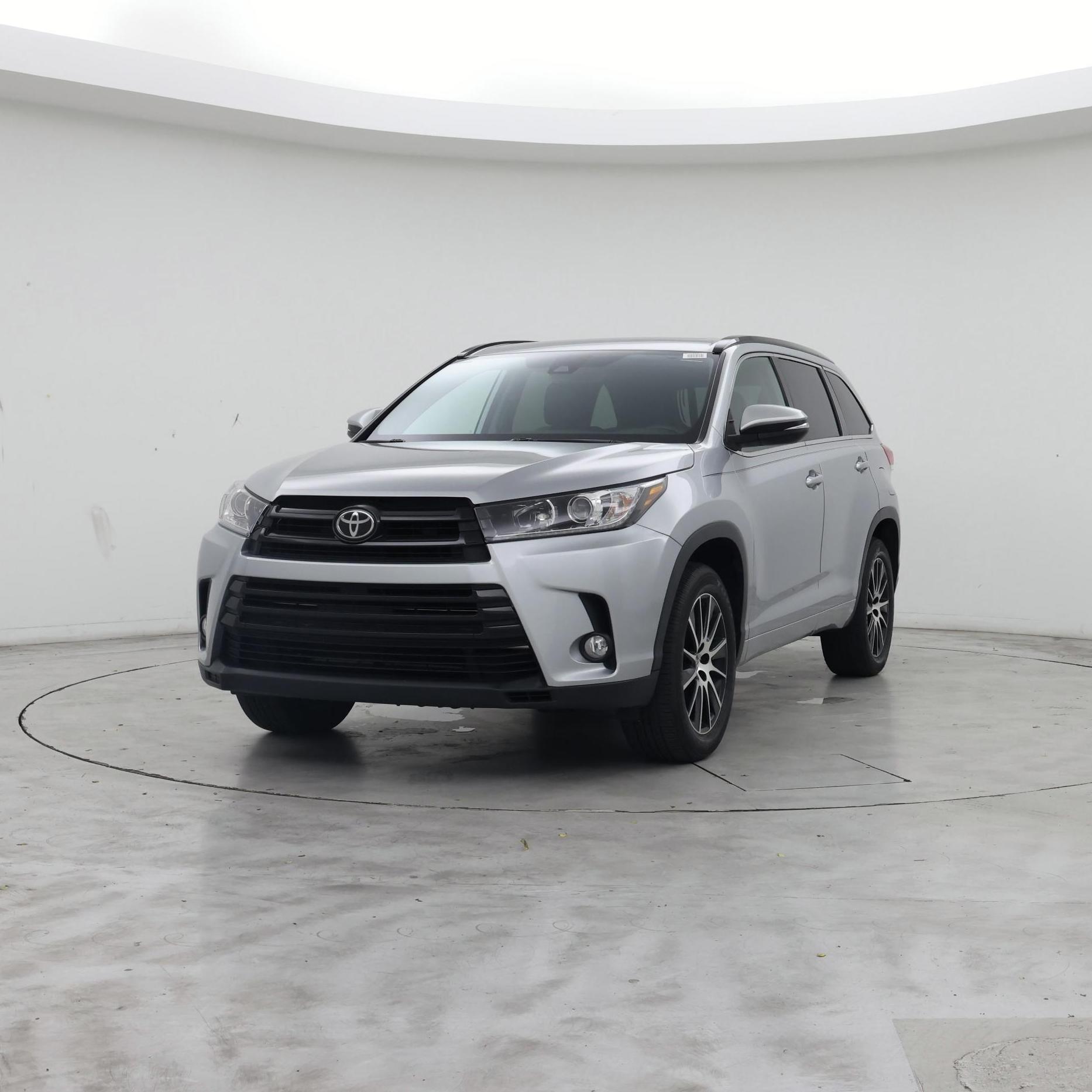 Thumbnail: 2018 Toyota Highlander - 4