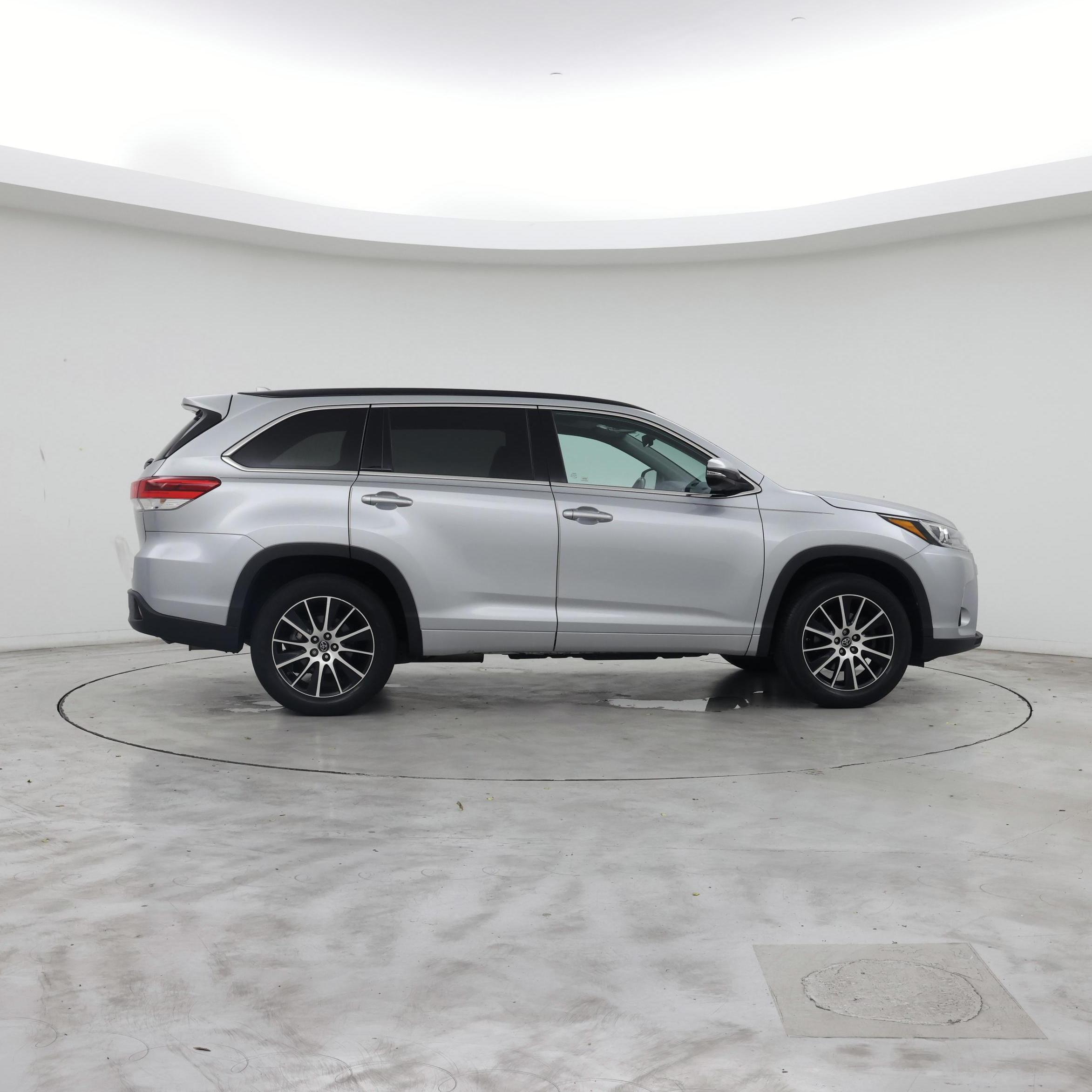 Thumbnail: 2018 Toyota Highlander - 7