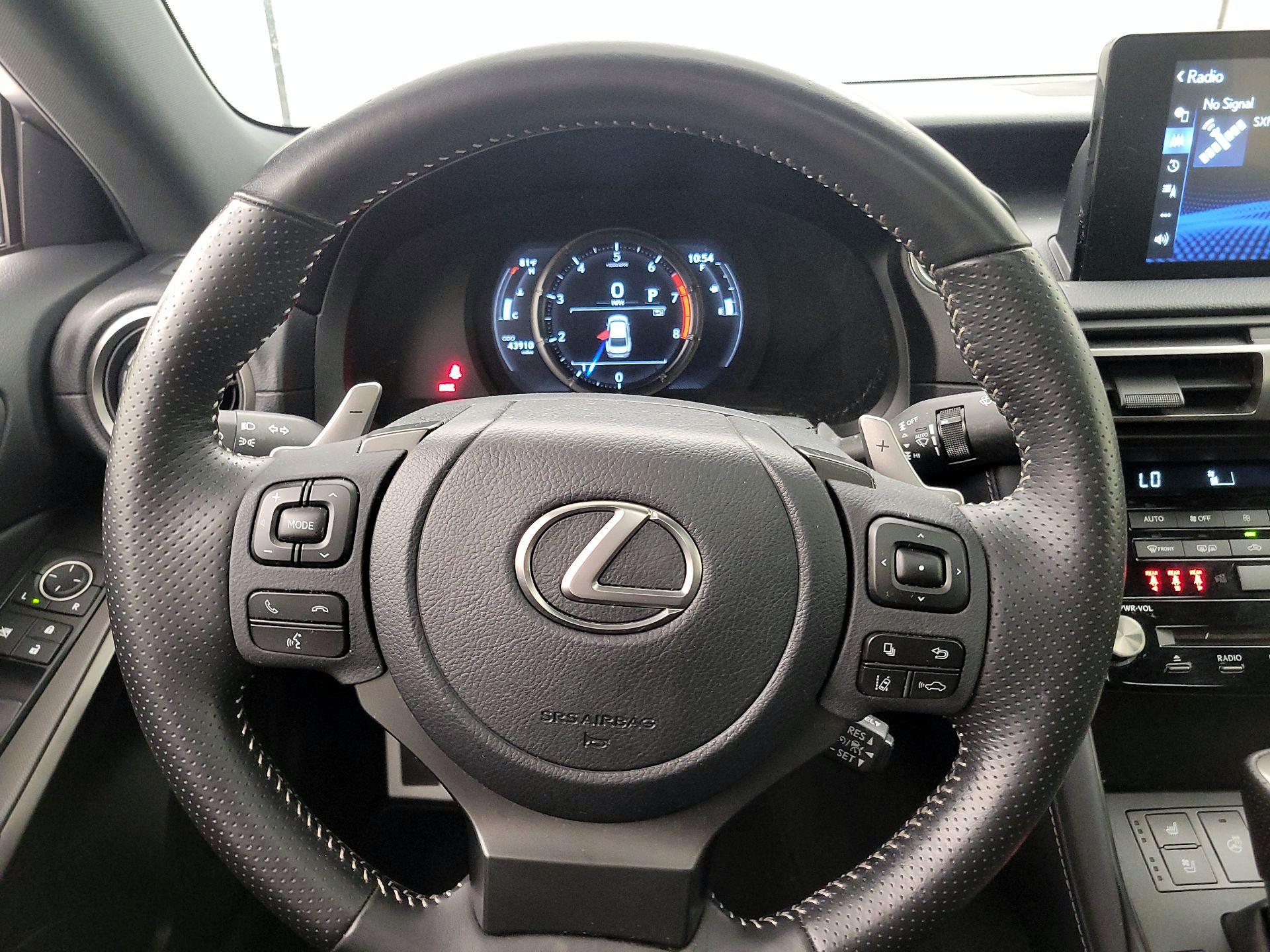 Thumbnail: 2022 Lexus IS - 10