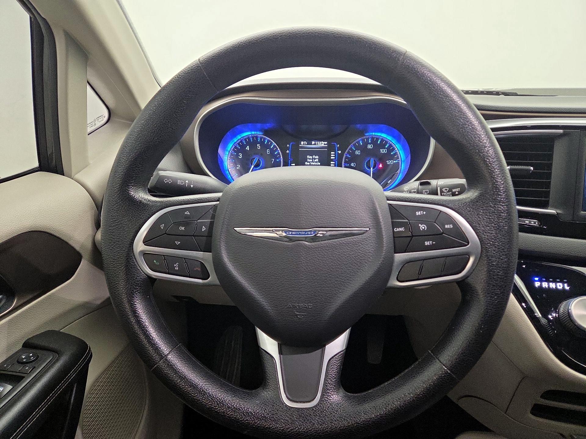 Thumbnail: 2021 Chrysler Voyager - 19