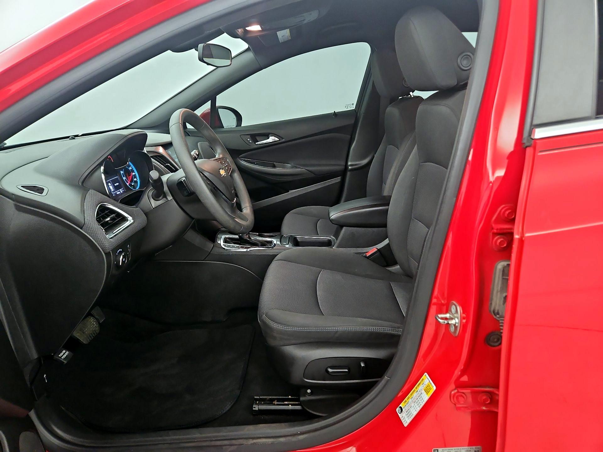 Thumbnail: 2018 Chevrolet Cruze - 9