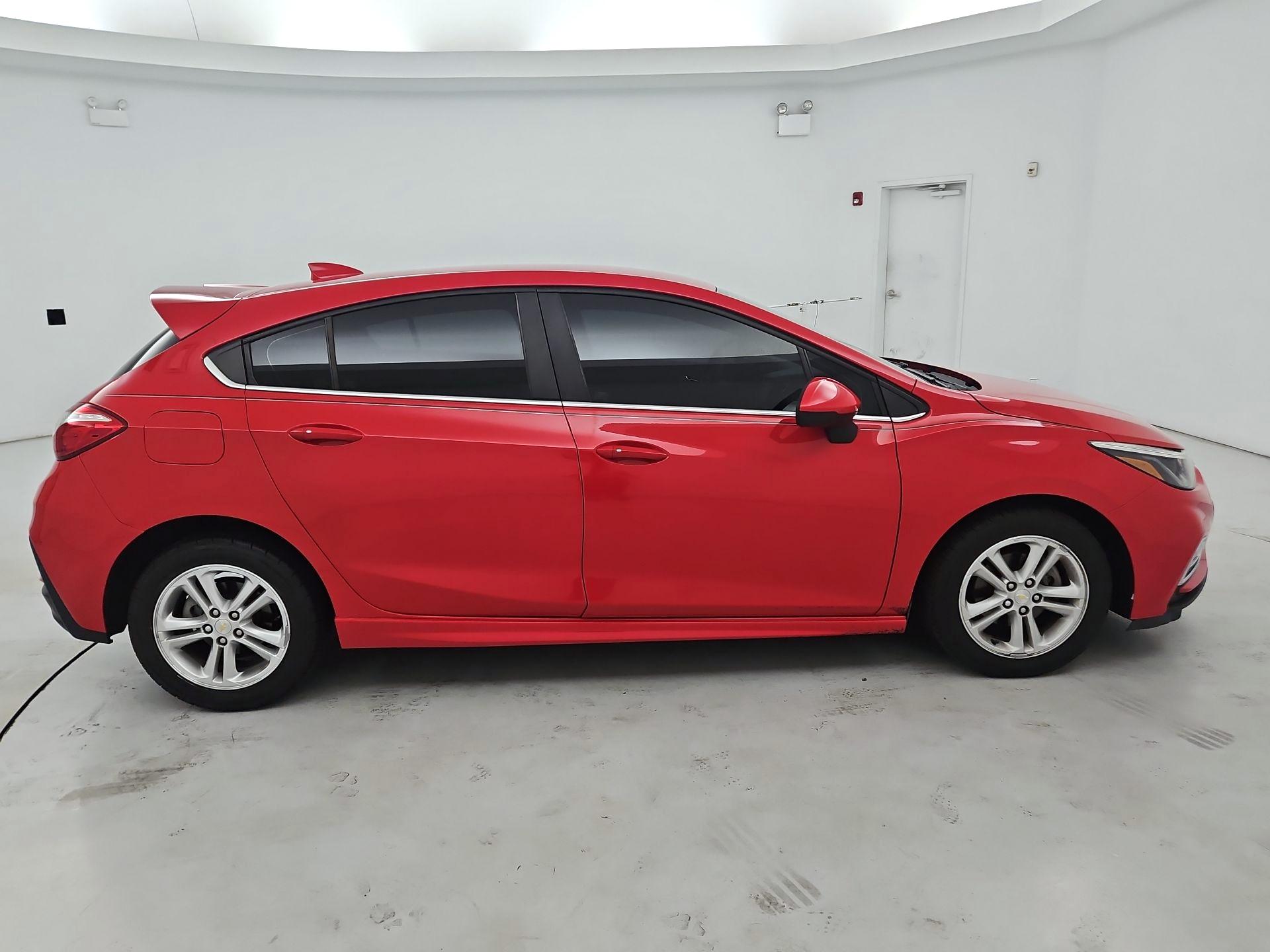 Thumbnail: 2018 Chevrolet Cruze - 4