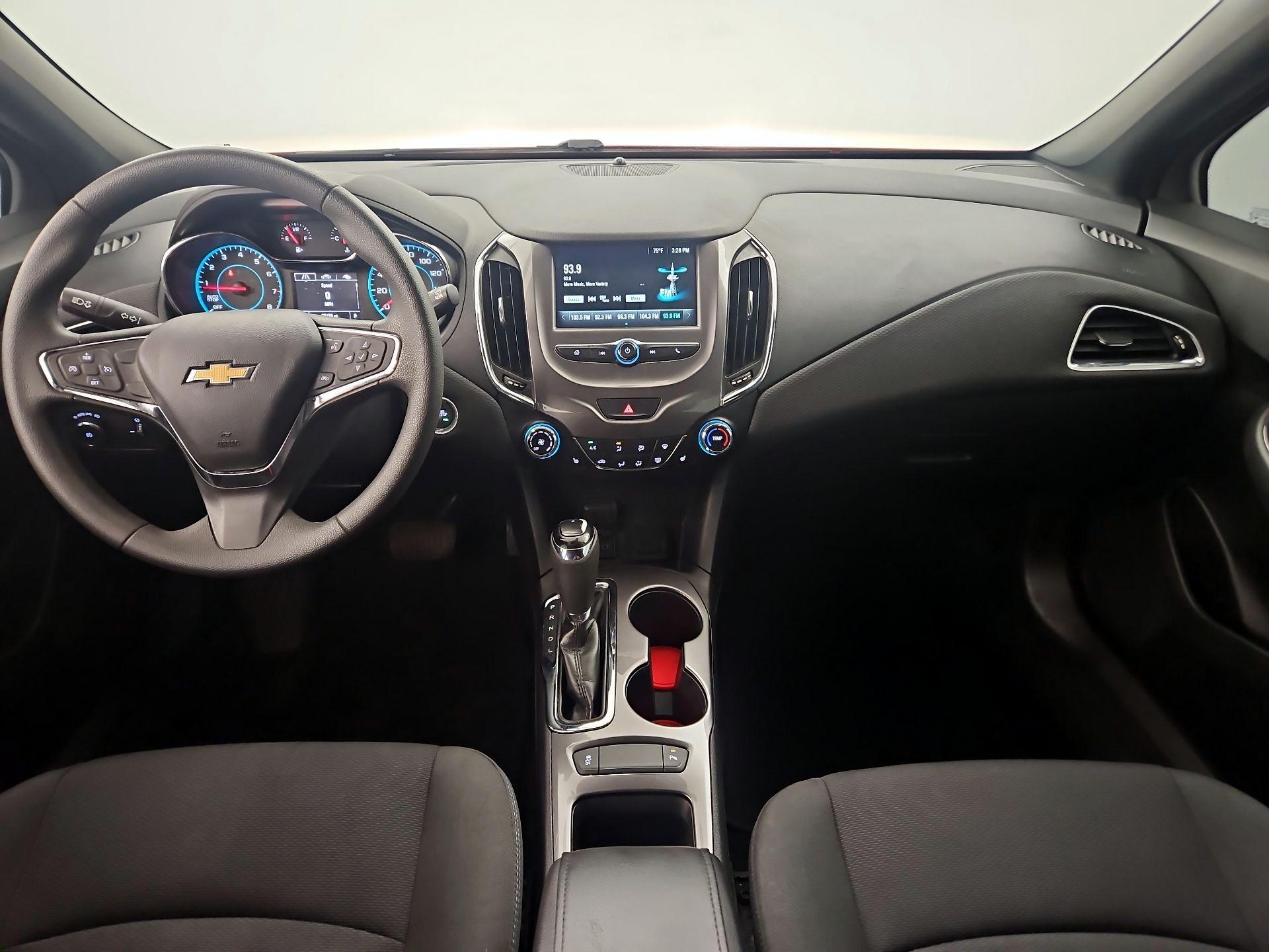 Thumbnail: 2018 Chevrolet Cruze - 8