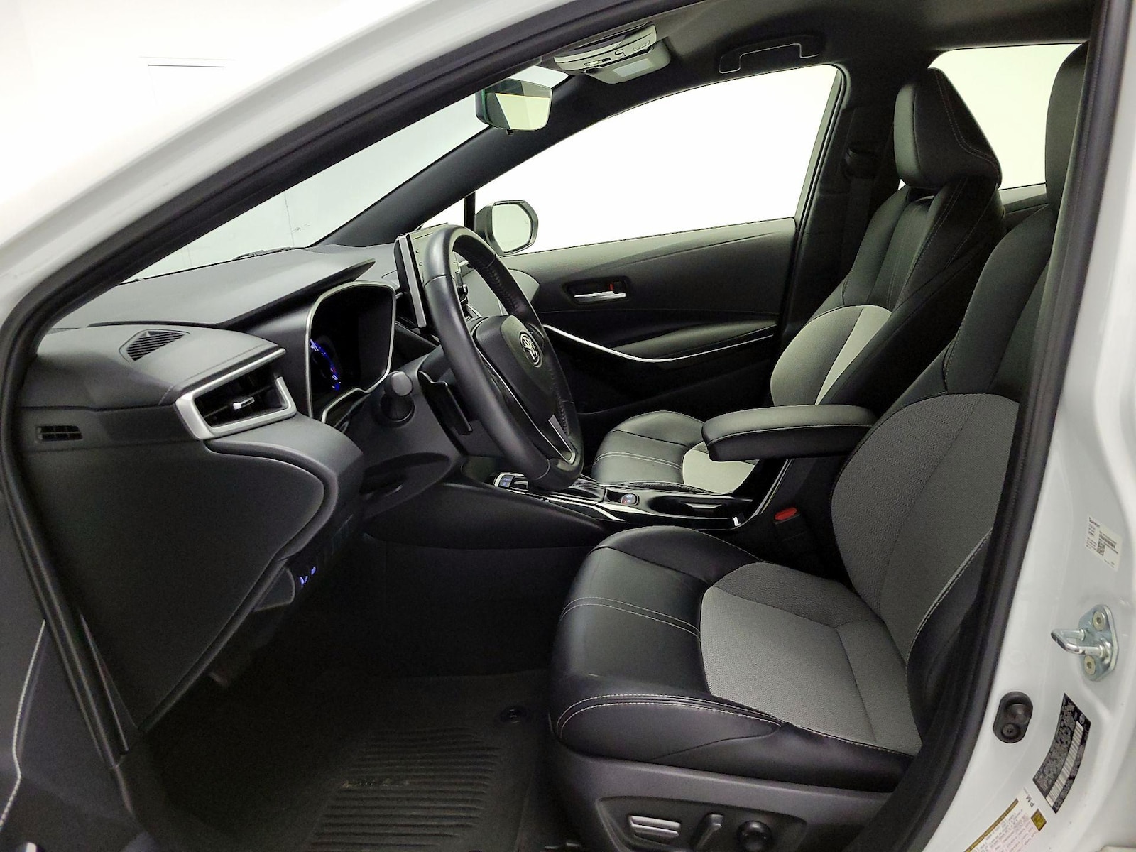 2022 Toyota Corolla Hatchback XSE - Photo 12