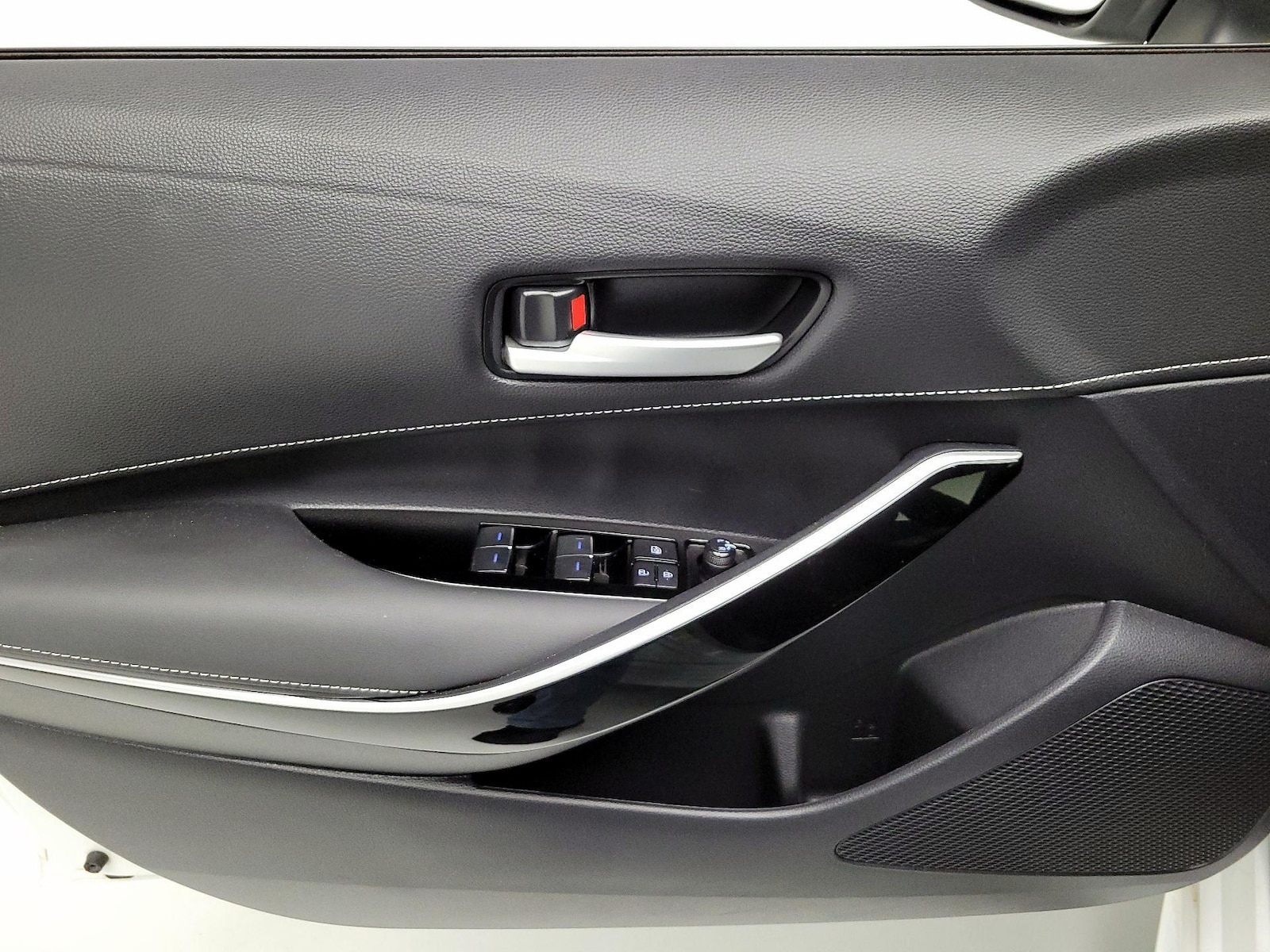 2022 Toyota Corolla Hatchback XSE - Photo 13