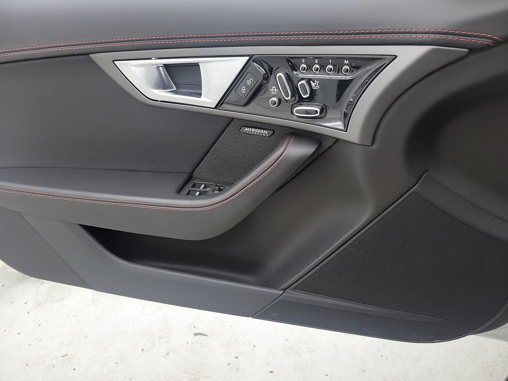 Thumbnail: 2016 Jaguar F-Type - 12