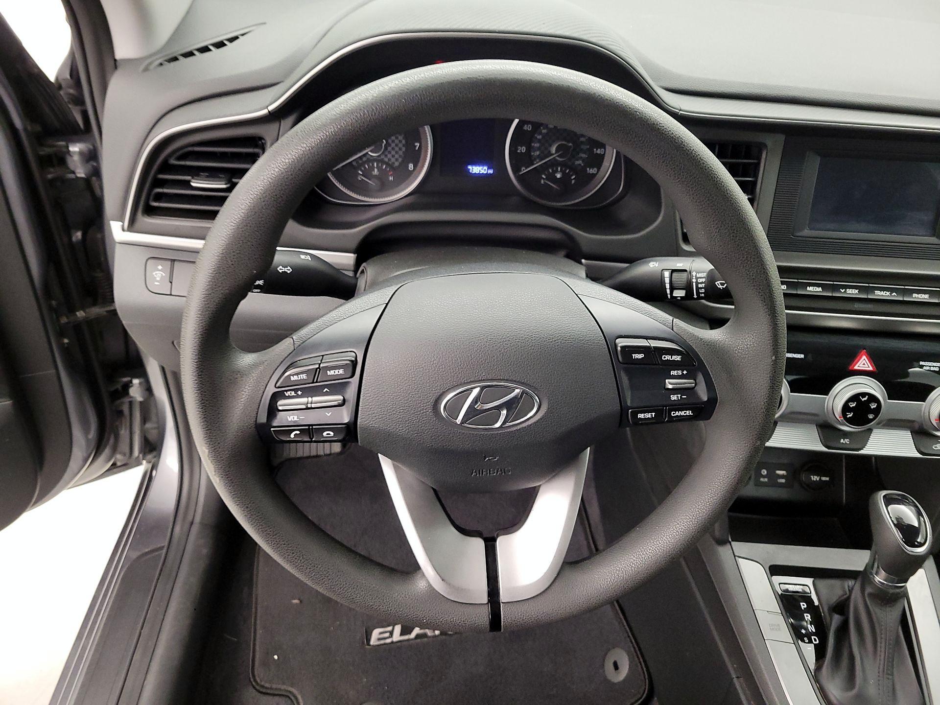 Thumbnail: 2019 Hyundai Elantra - 10