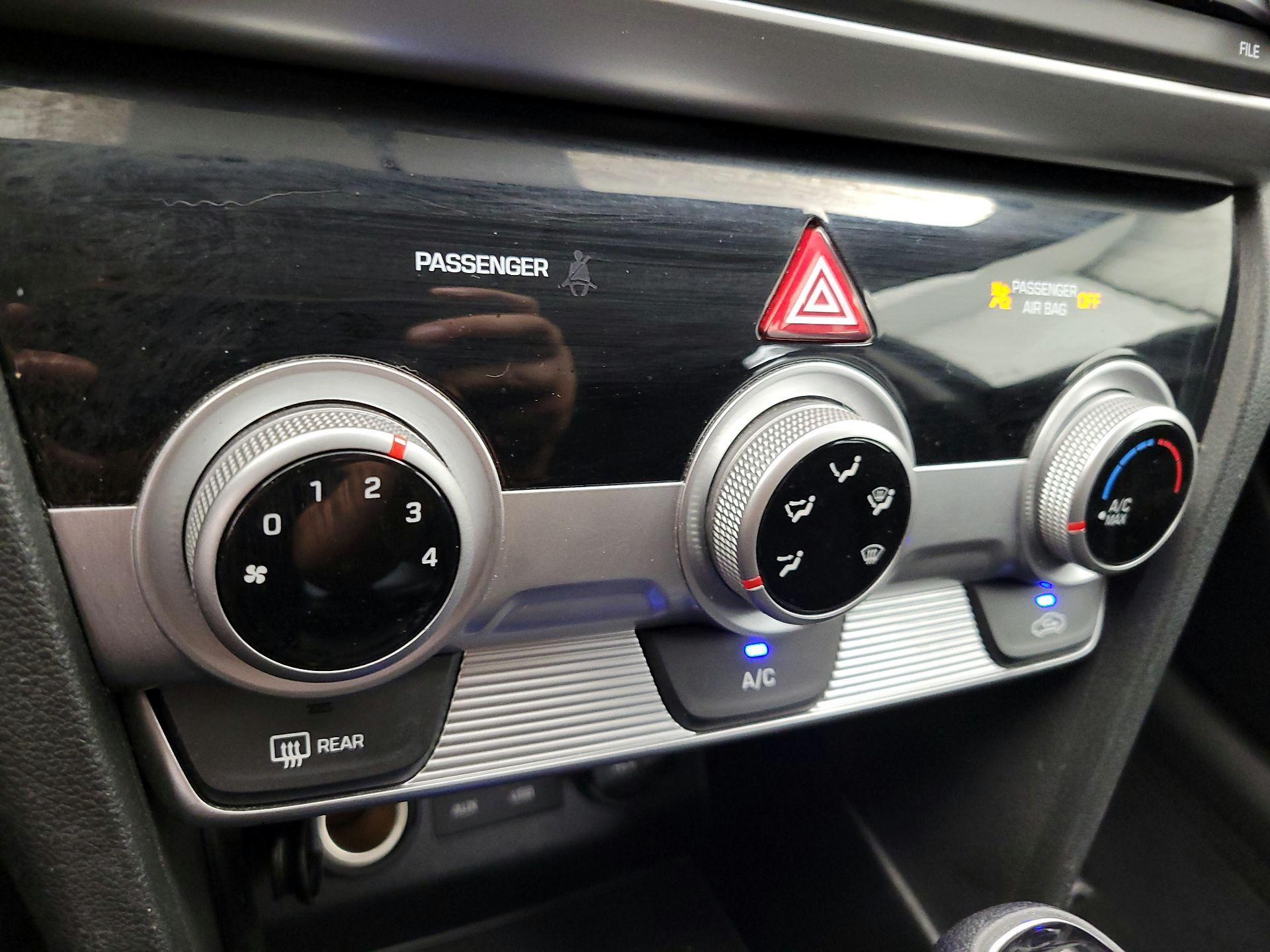 Thumbnail: 2019 Hyundai Elantra - 16