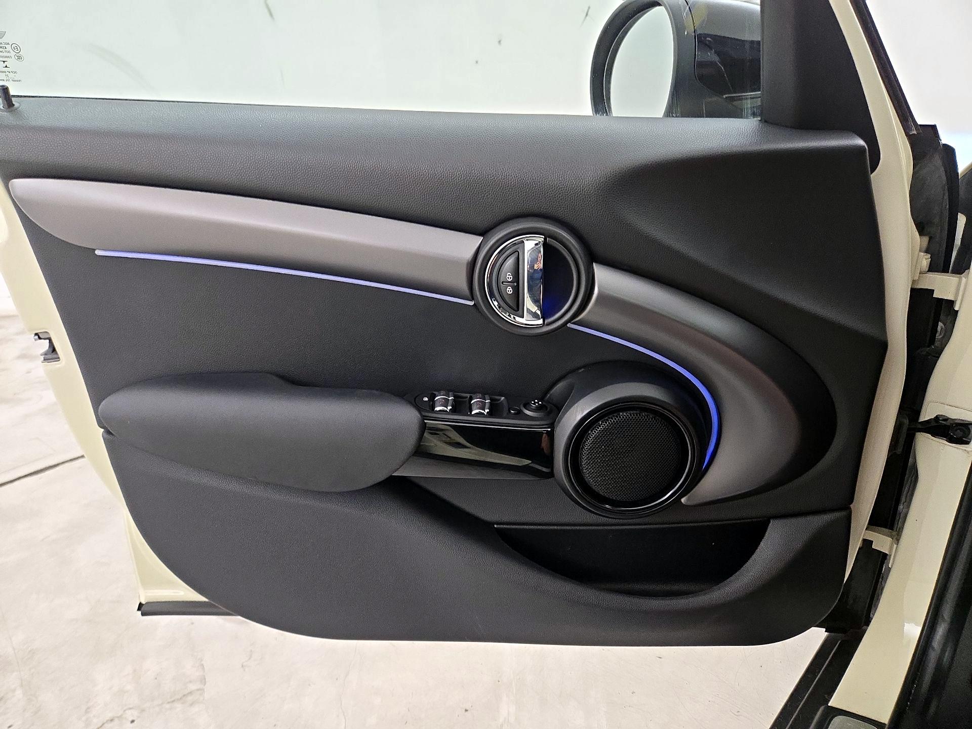 Thumbnail: 2022 MINI Cooper Hardtop - 12