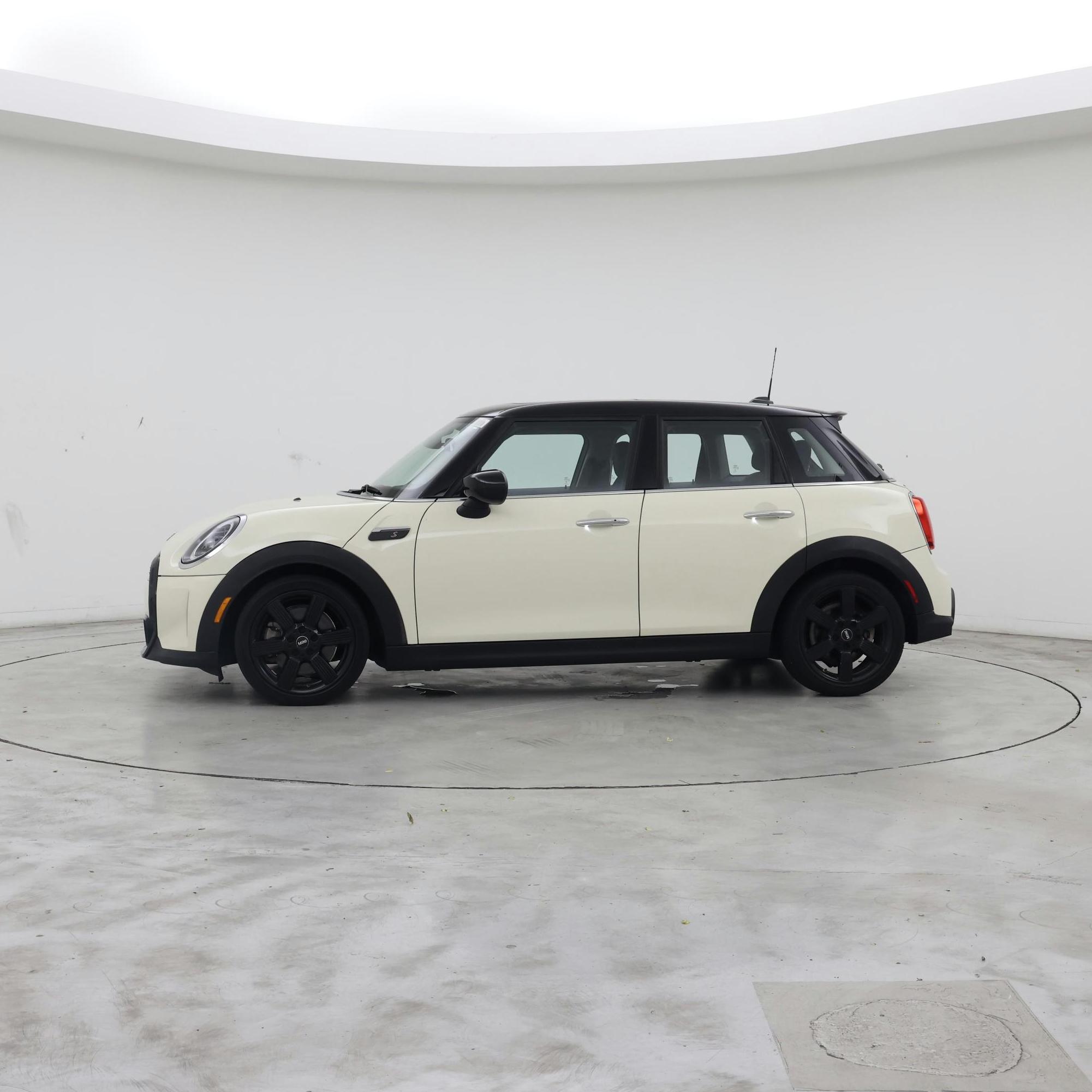 Thumbnail: 2022 MINI Cooper Hardtop - 3
