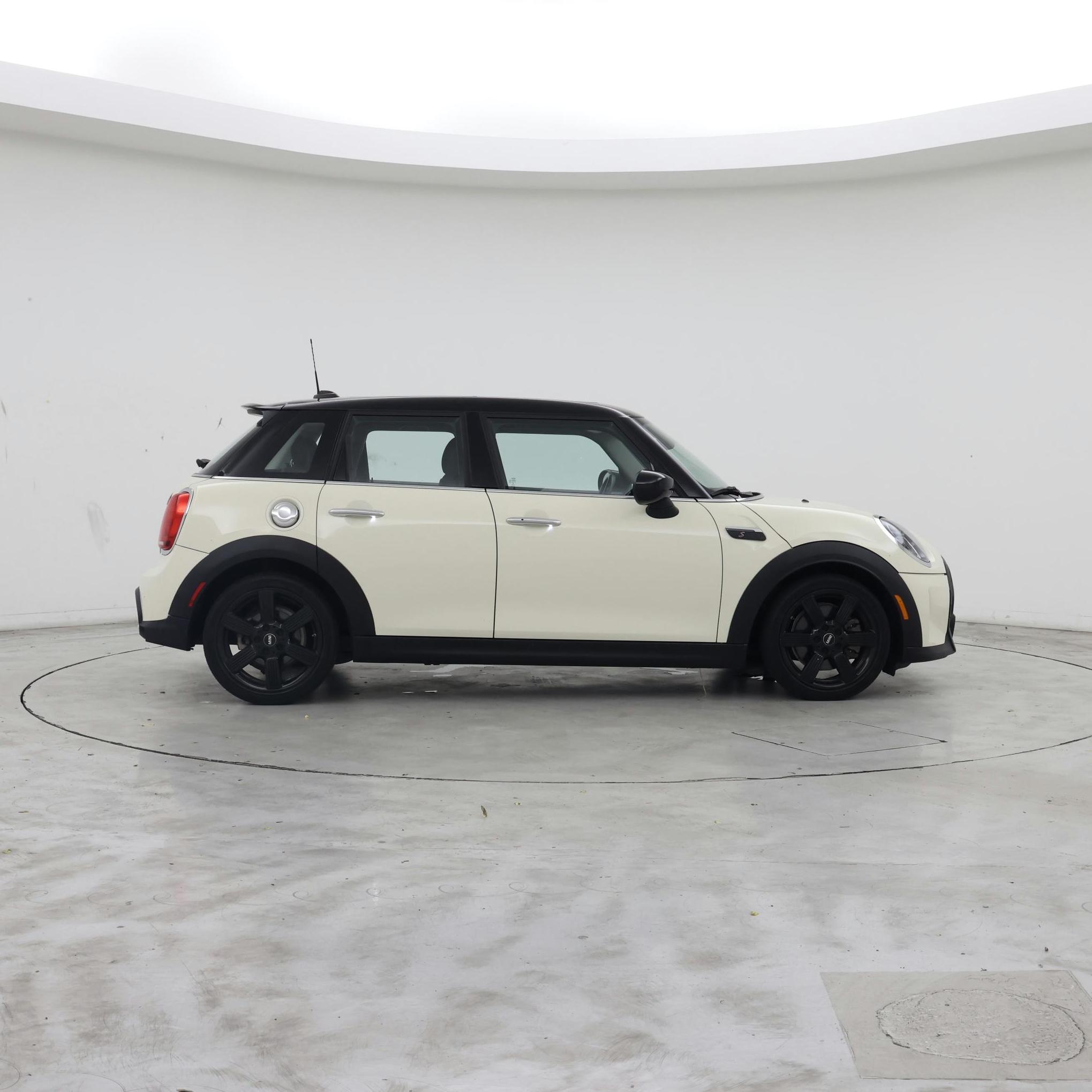 Thumbnail: 2022 MINI Cooper Hardtop - 7