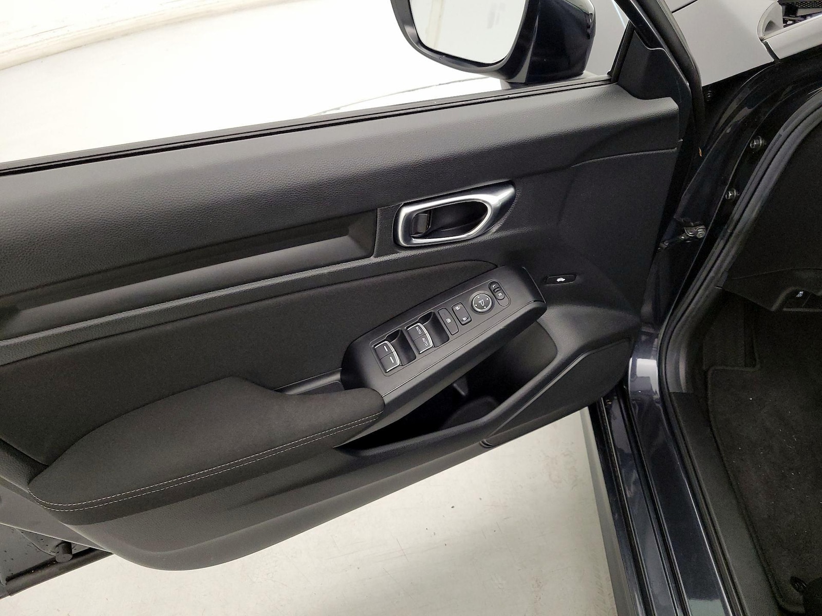 2025 Honda Civic Sport - Photo 13