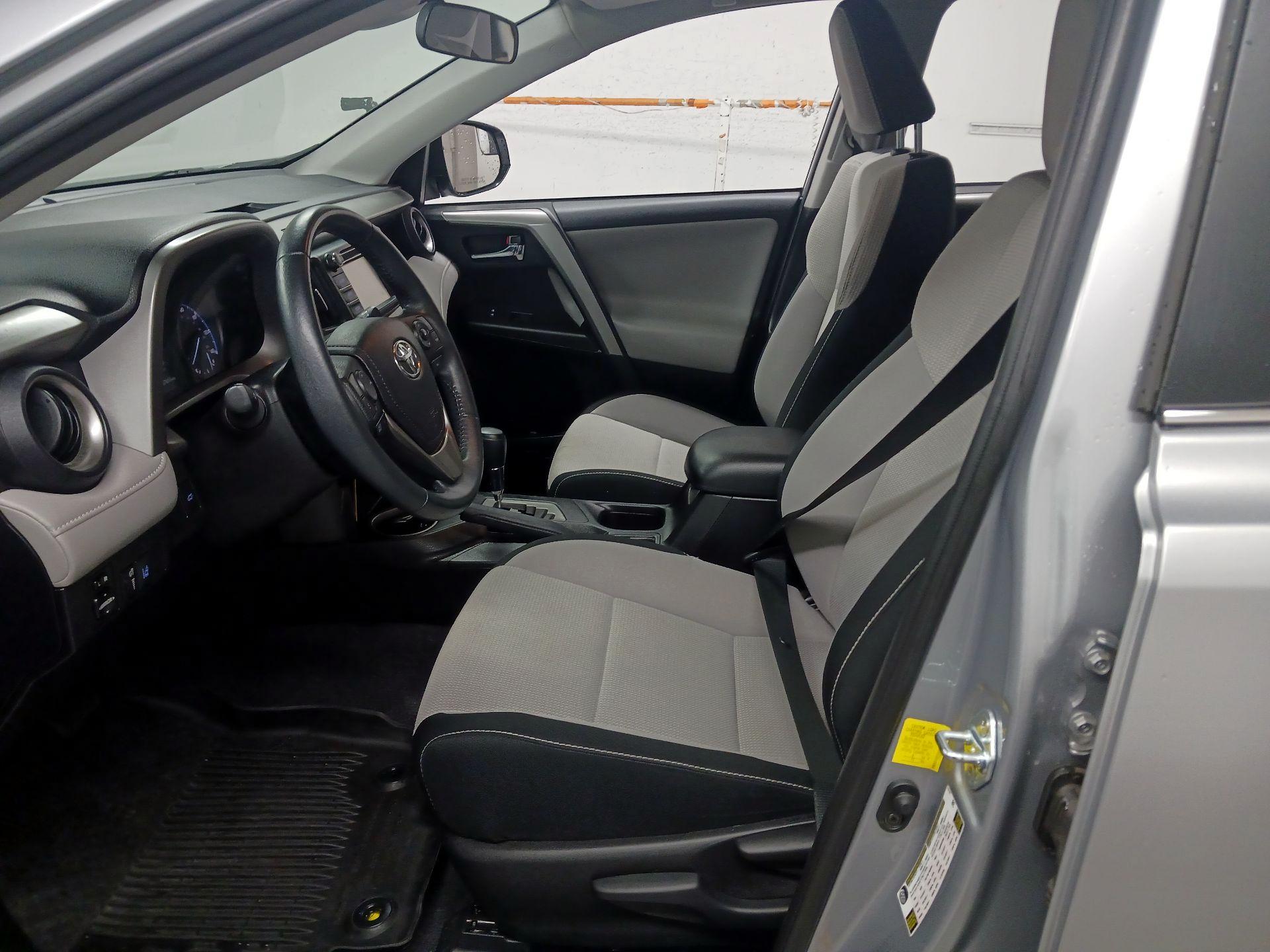 Thumbnail: 2017 Toyota RAV4 - 9