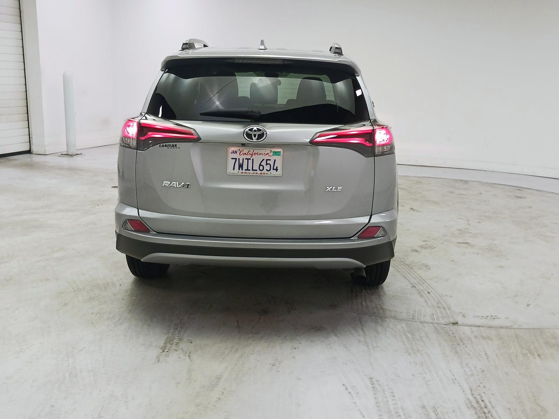 Thumbnail: 2017 Toyota RAV4 - 6