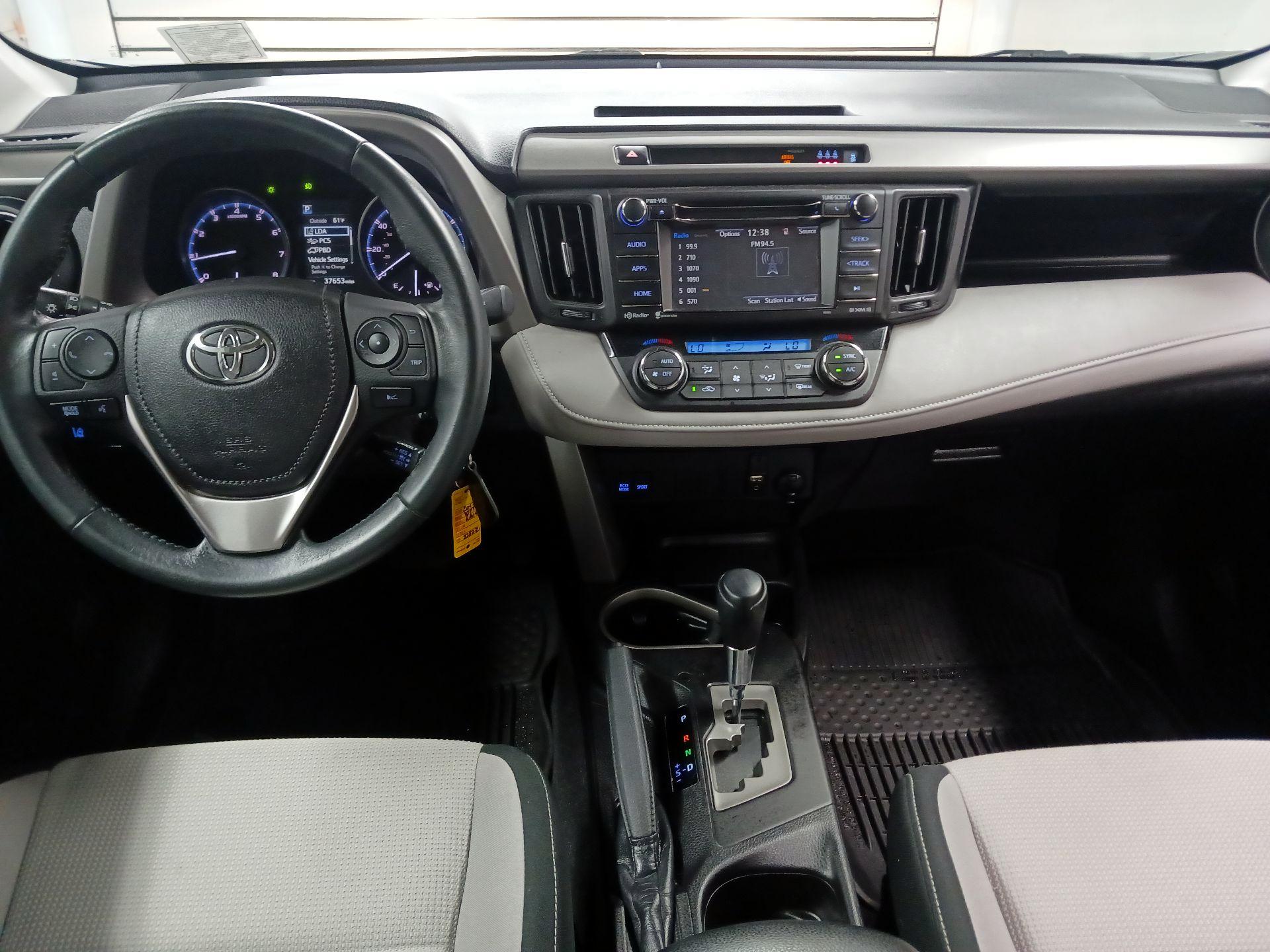 Thumbnail: 2017 Toyota RAV4 - 8