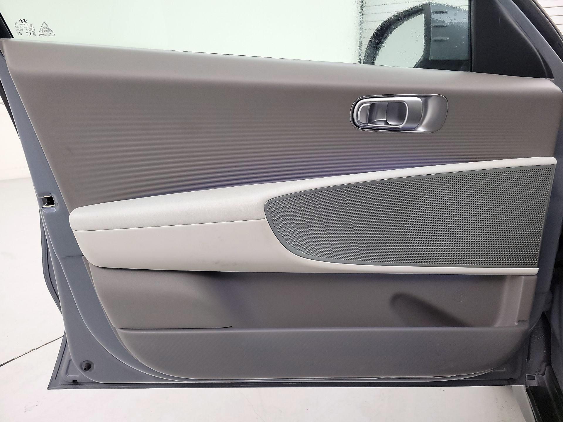 Thumbnail: 2025 Hyundai Ioniq 6 - 12