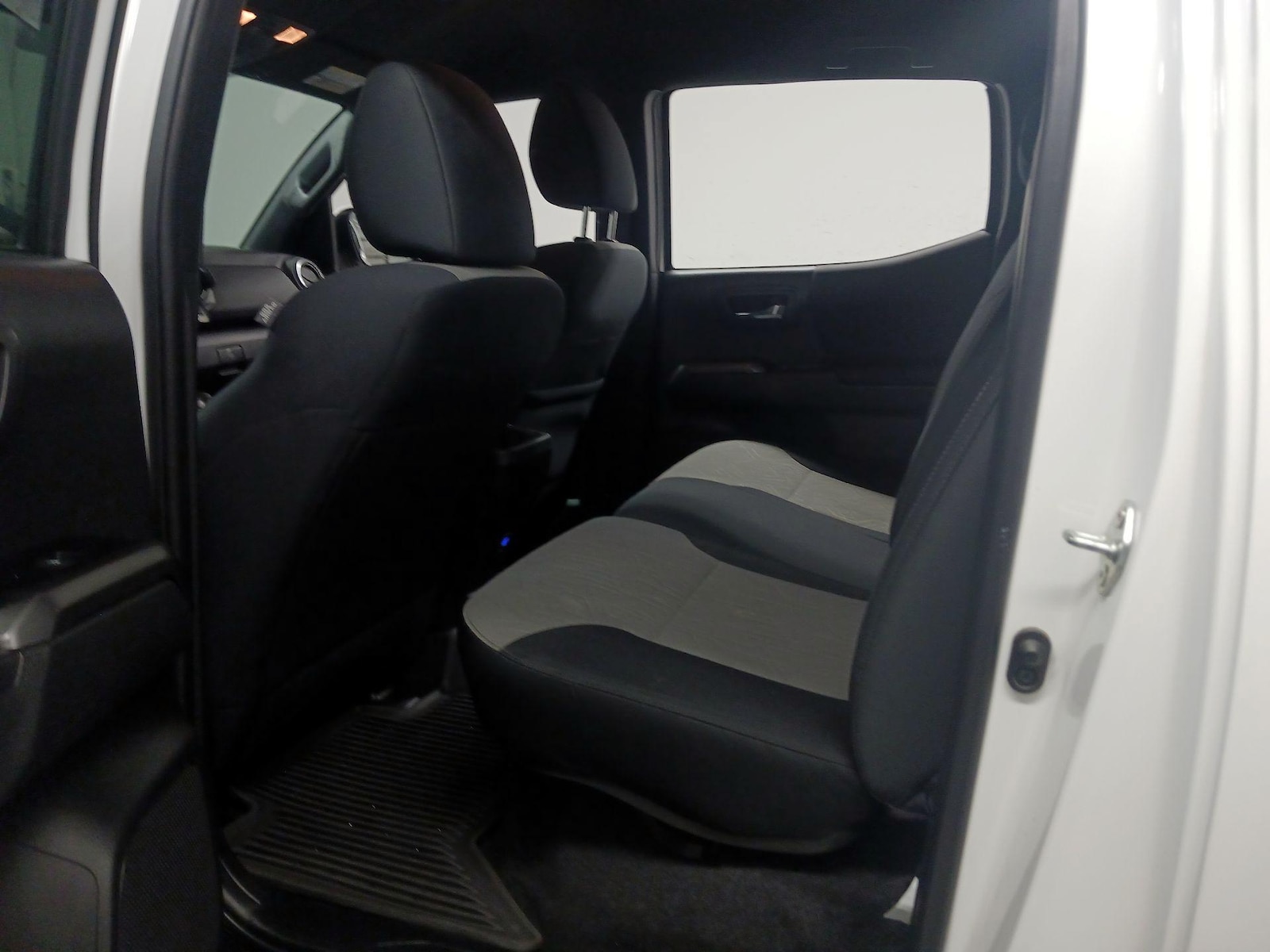 2023 Toyota Tacoma TRD Sport - Photo 18