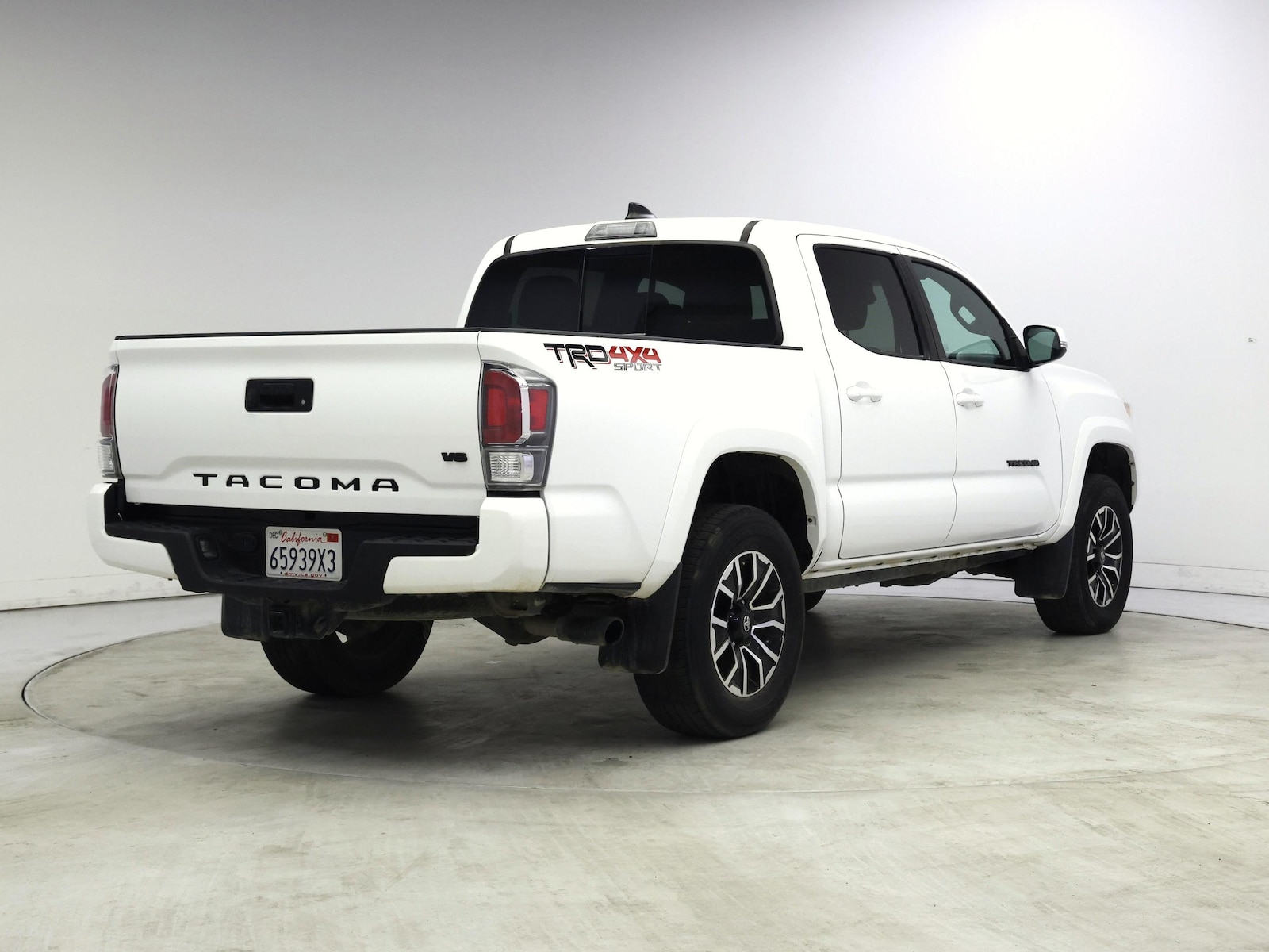 2023 Toyota Tacoma TRD Sport - Photo 9