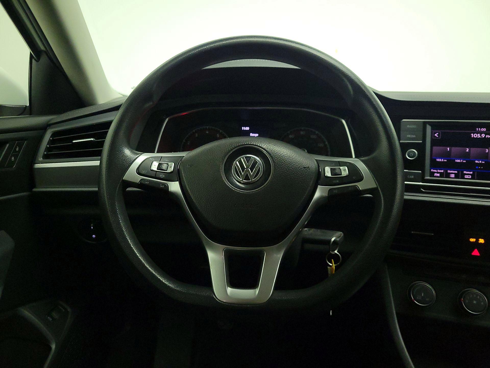 Thumbnail: 2019 Volkswagen Jetta - 10